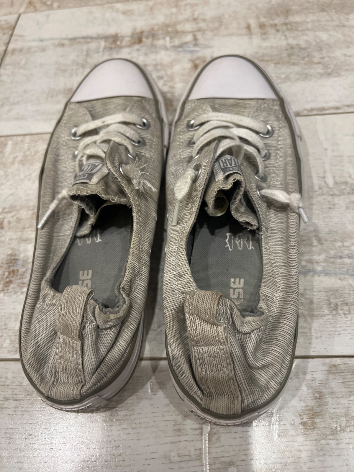 Converse All Star Women’s Size 7.5 Slip On Shoes Beige White