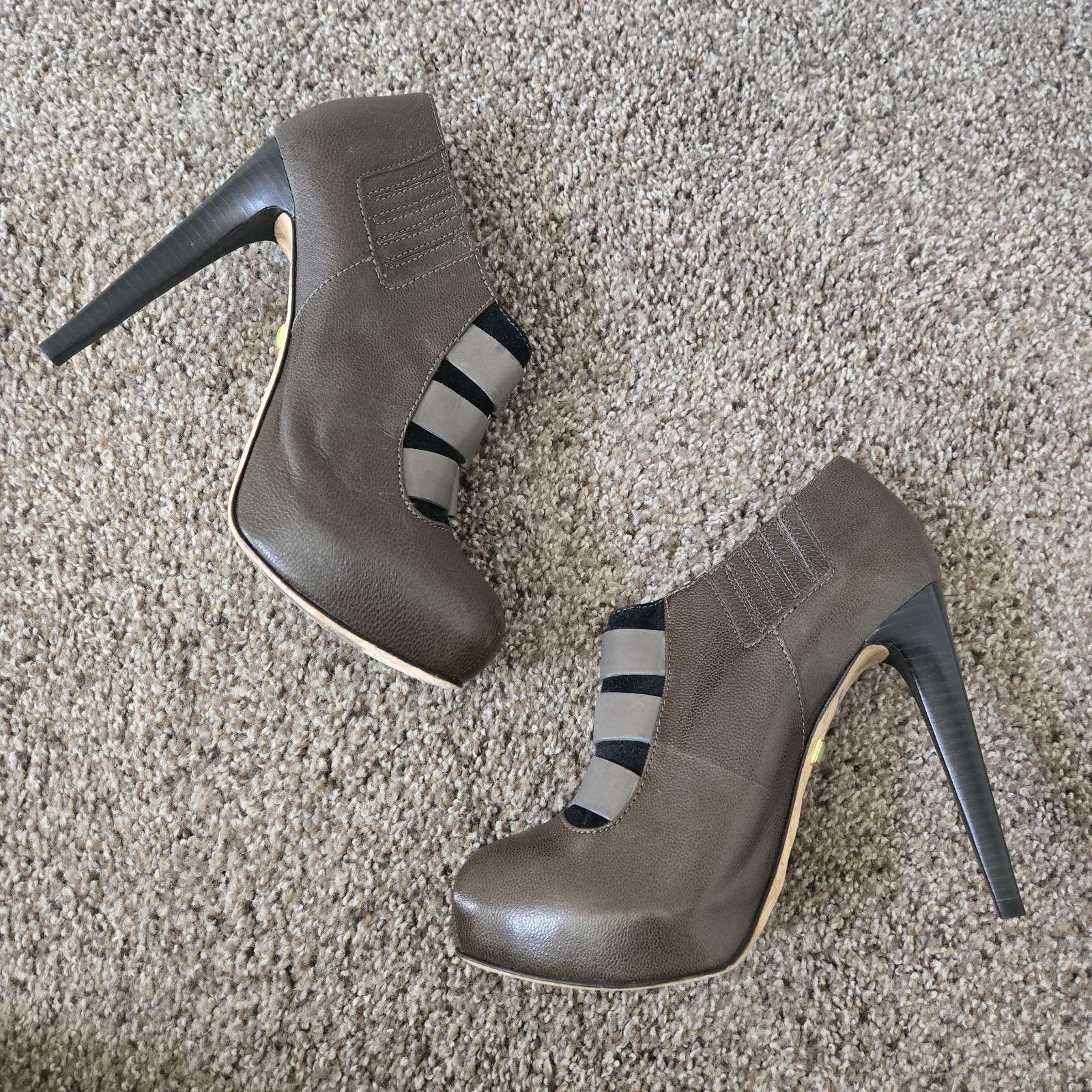 L.A.M.B. King Heeled Ankle Boots Women’s 7.5 Olive Gray Platform Gwen Stefani