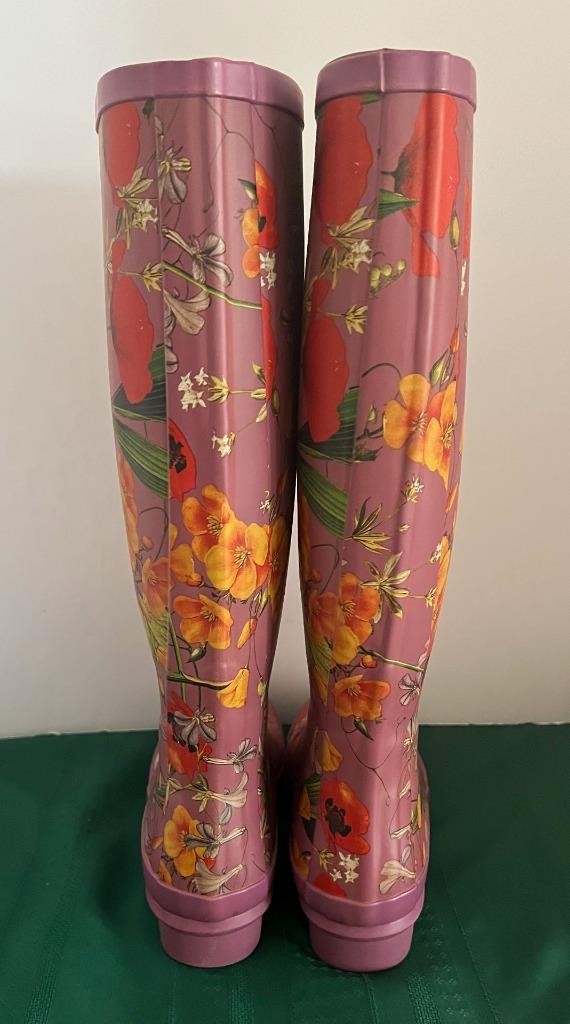 London Fog Wellington Rubber Rain Boots Size 6 Pink Floral Pattern 16″ Tall EUC