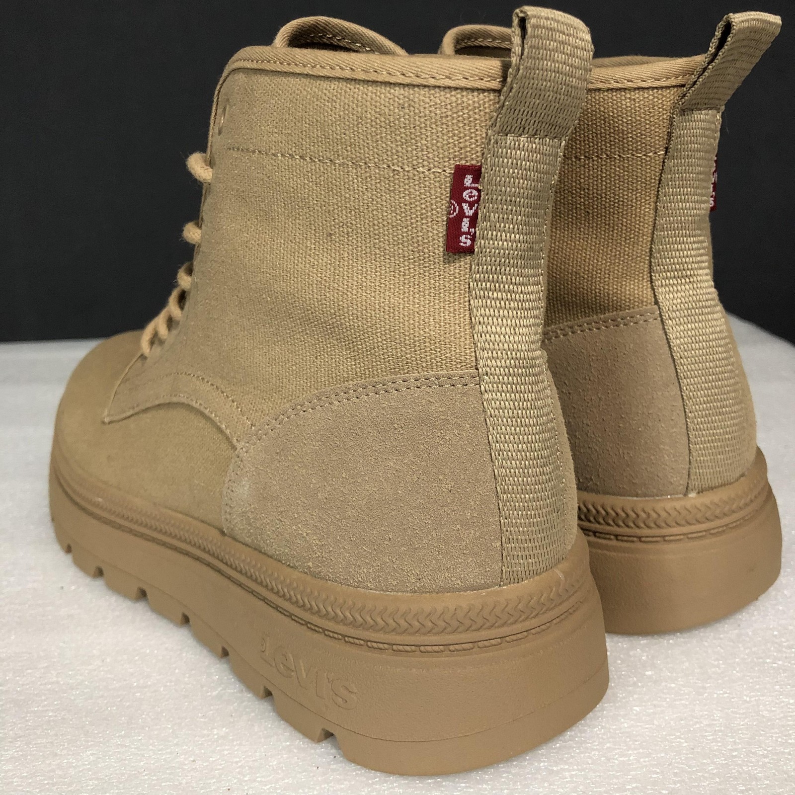 Levi’s Boots Womens Size 8.5 Beige Canvas Combat Ankle Lug Sole Casual Workwear