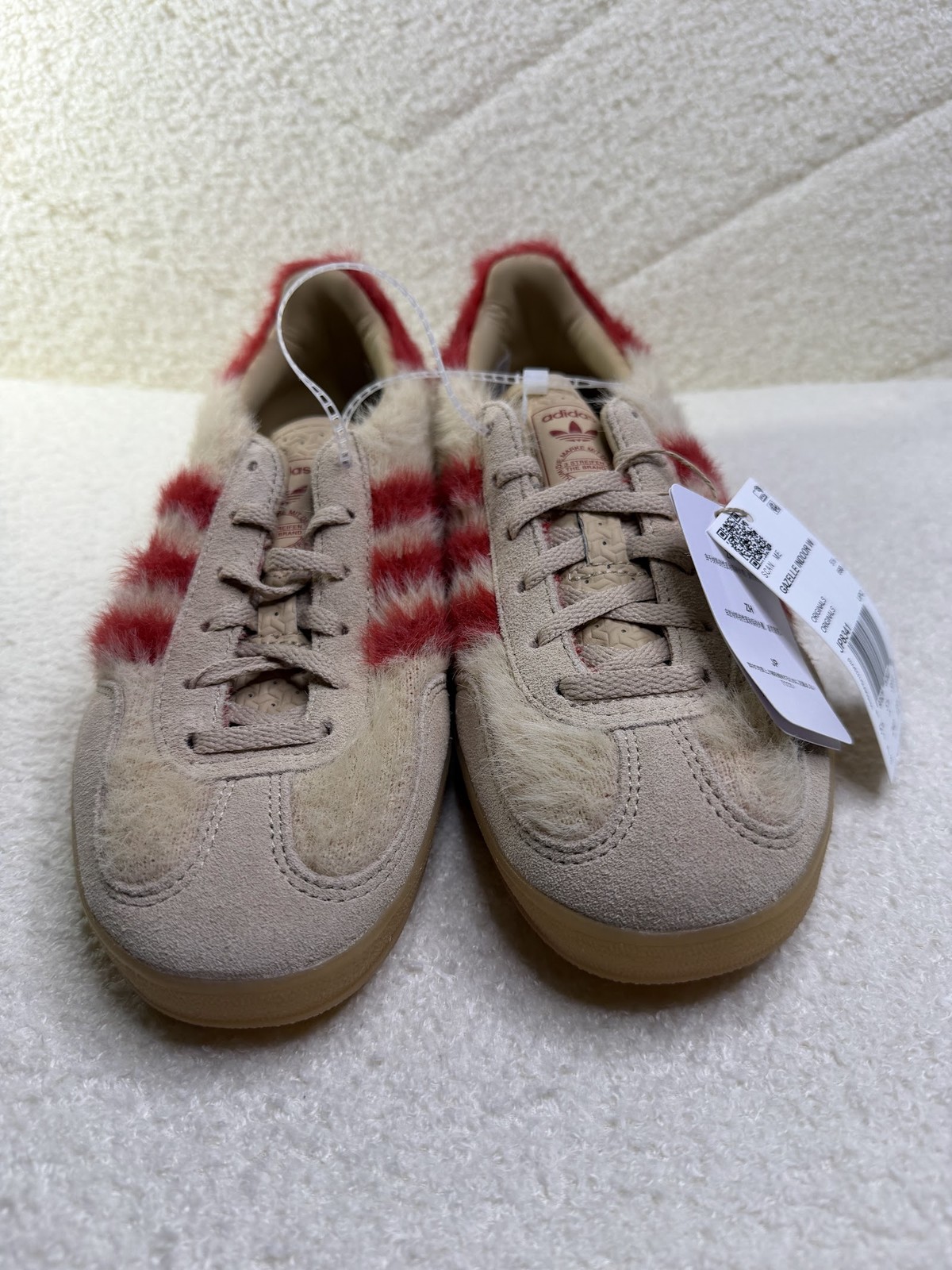 Adidas Gazelle Indoor W Womens 7 Fuzzy Faux Fur Beige Red Gum Sole NWT JP8341