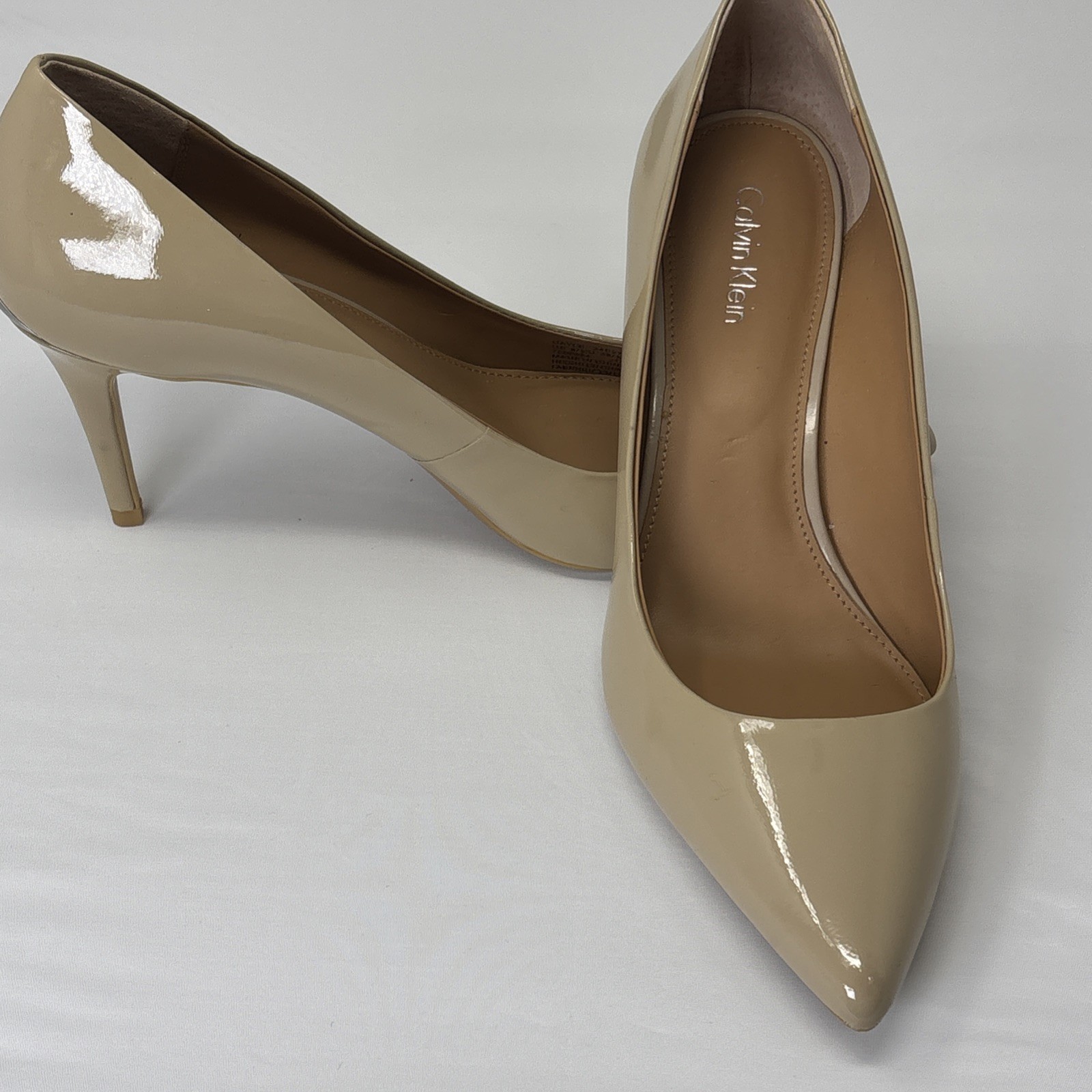 NWB CALVIN KLEIN Womens Shoes Beige 8M Gayle Croc Stiletto Slip On Pumps