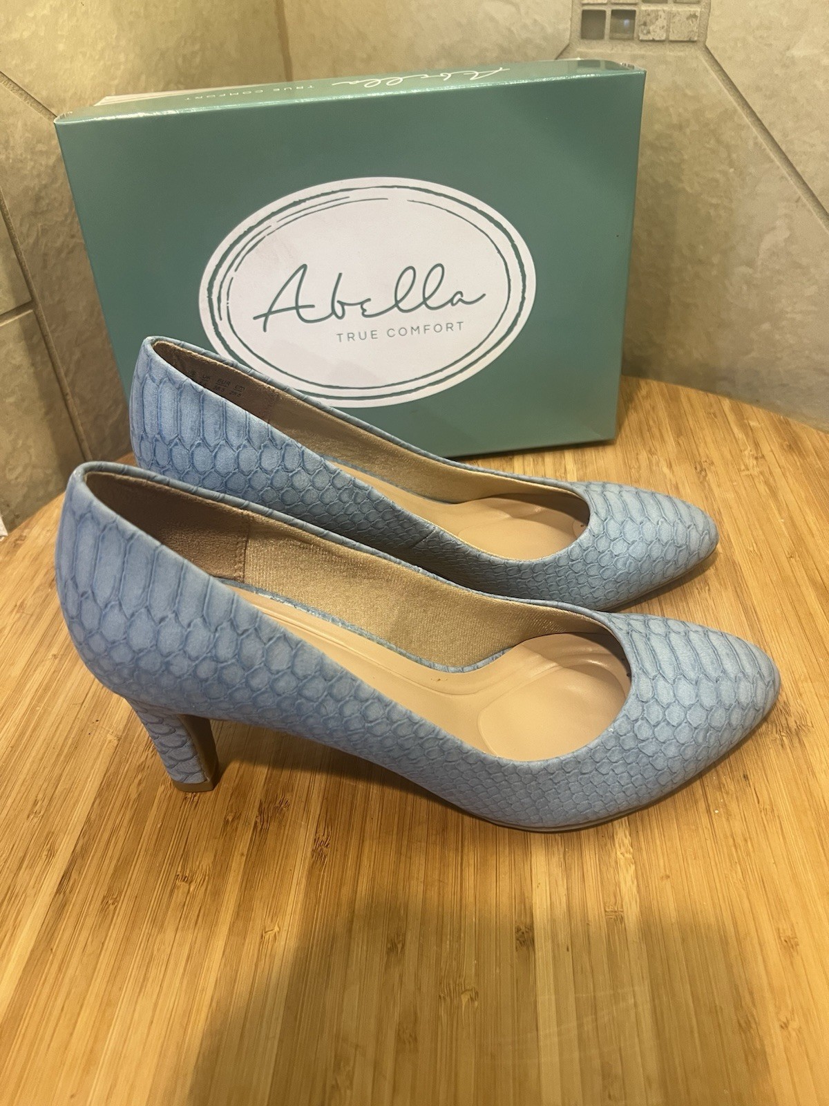 Abella True Comfort Women Blue 2.9” Heels US Size 8.5 Career Business Formal Y2K