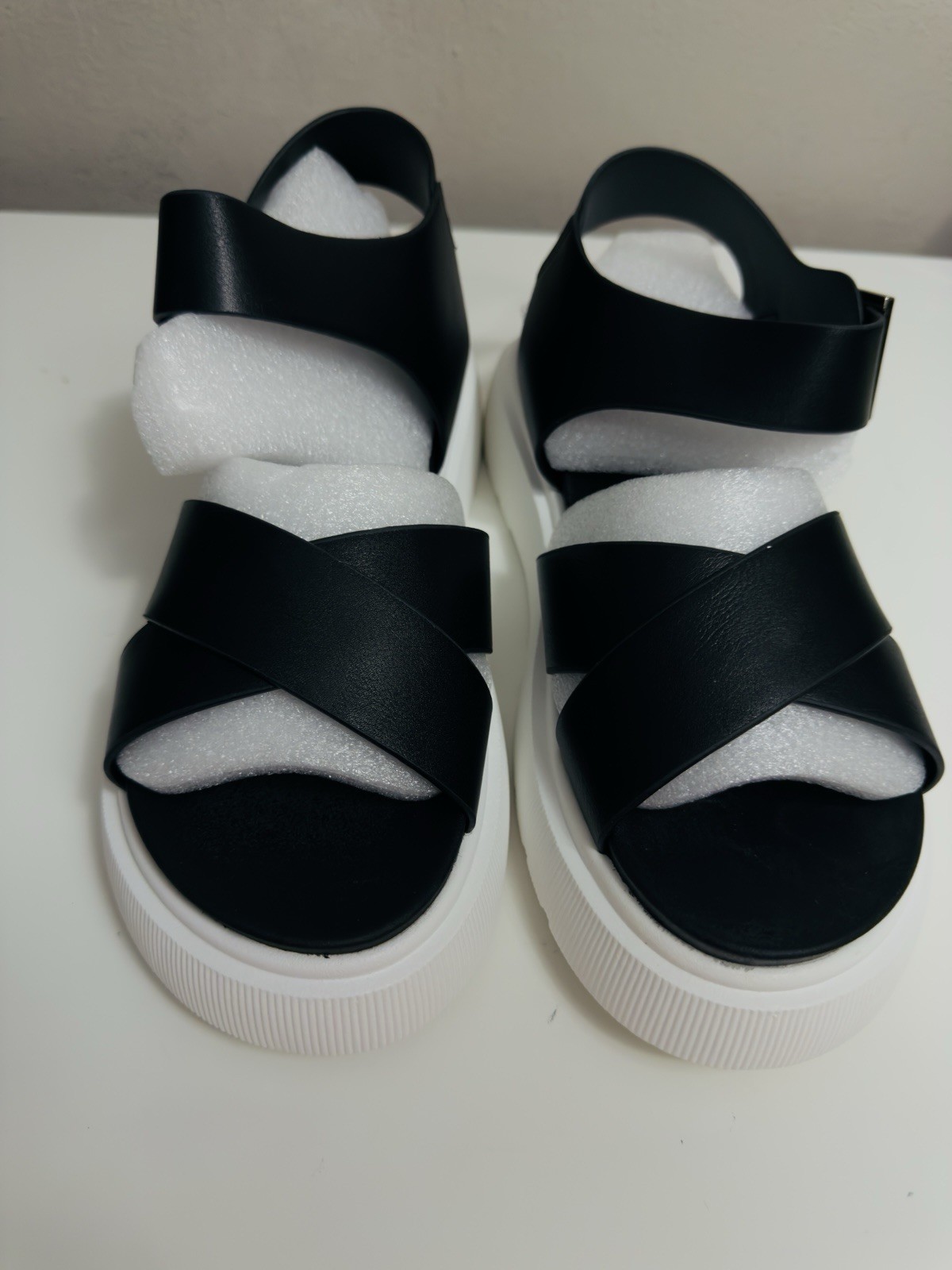Soda Women’s Black PU Strappy Buckle Ankle Strap Sandals Casual Size 10