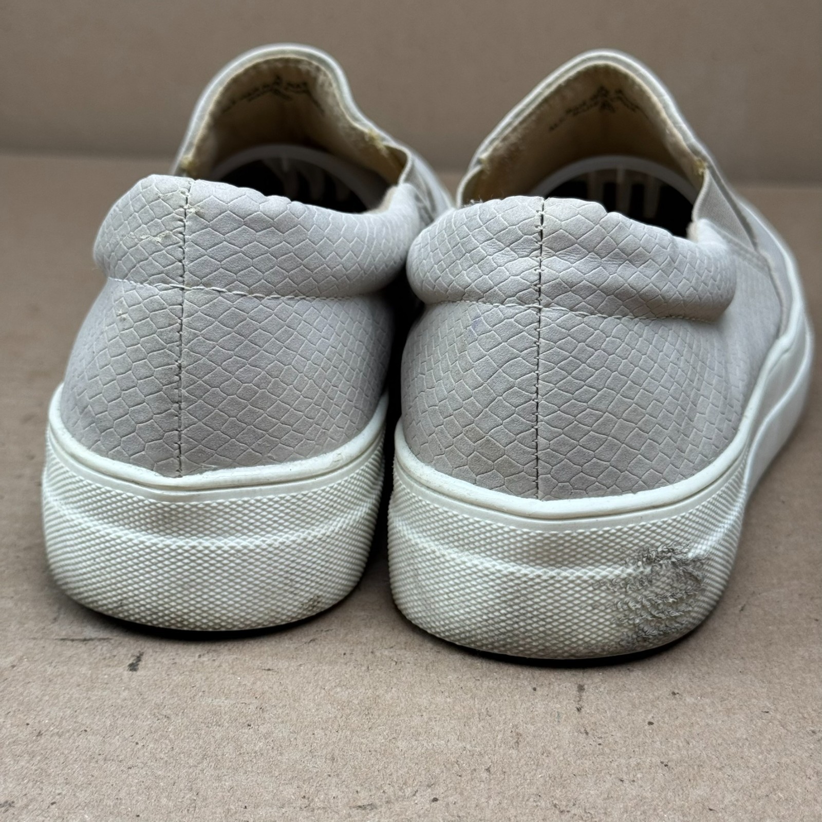 SODA Women’s Size 8.5 Slip-On Sneakers Off-White Snake Skin Embossed Casual