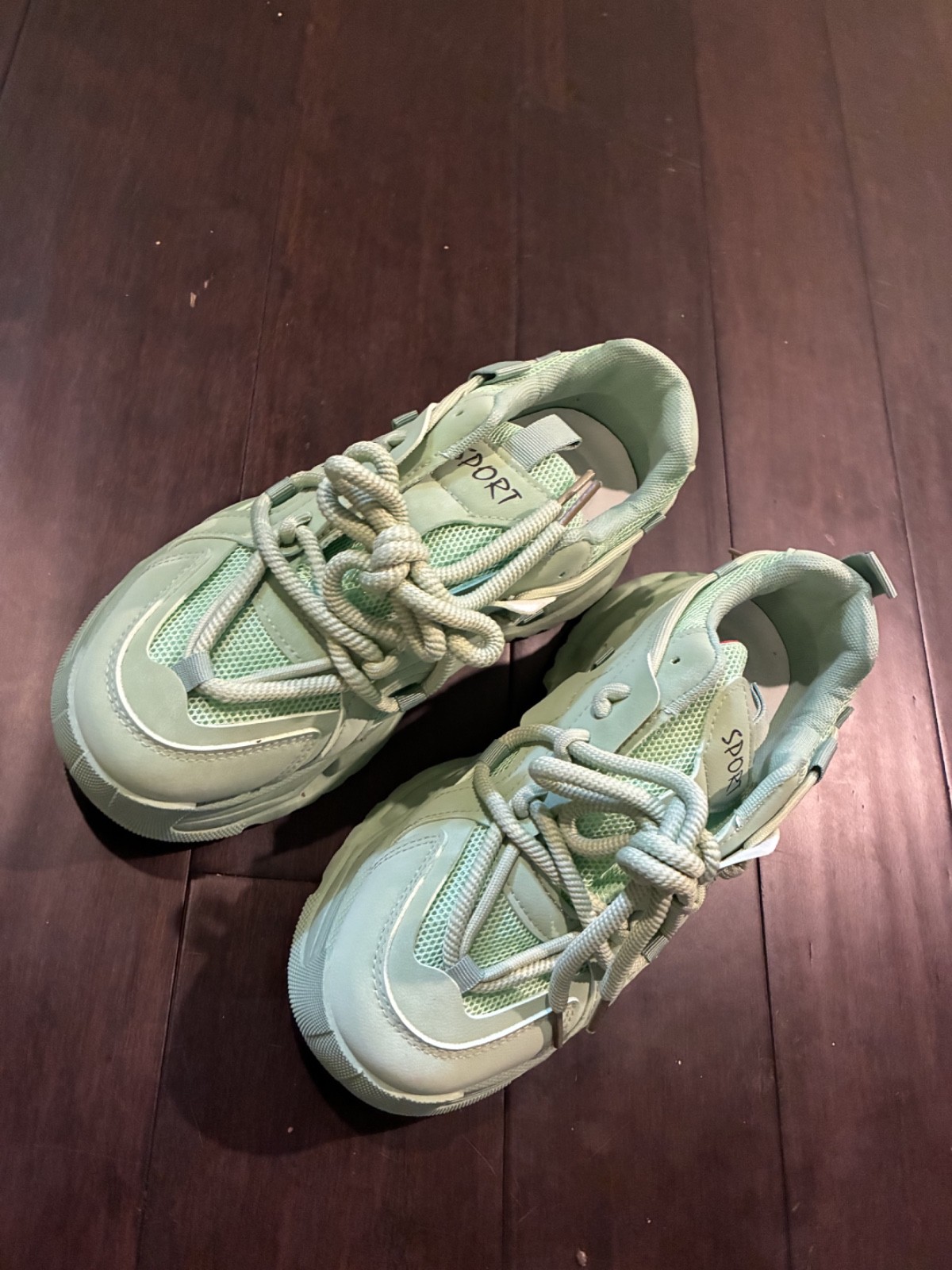 Size 6.5 Womens cute green chunky shoes with laces!