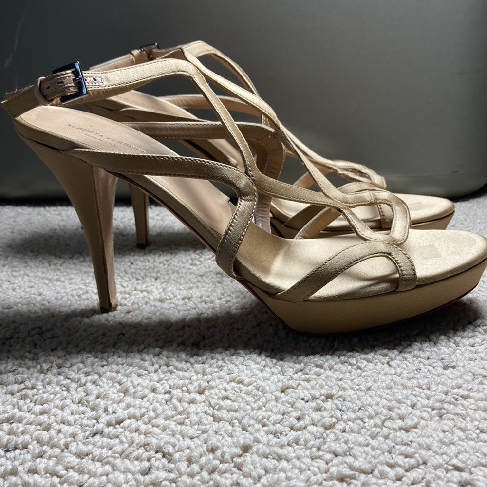 Alberta Ferretti Size 10.5 Italian Made Strappy Spring Sandals Gold Leather 41