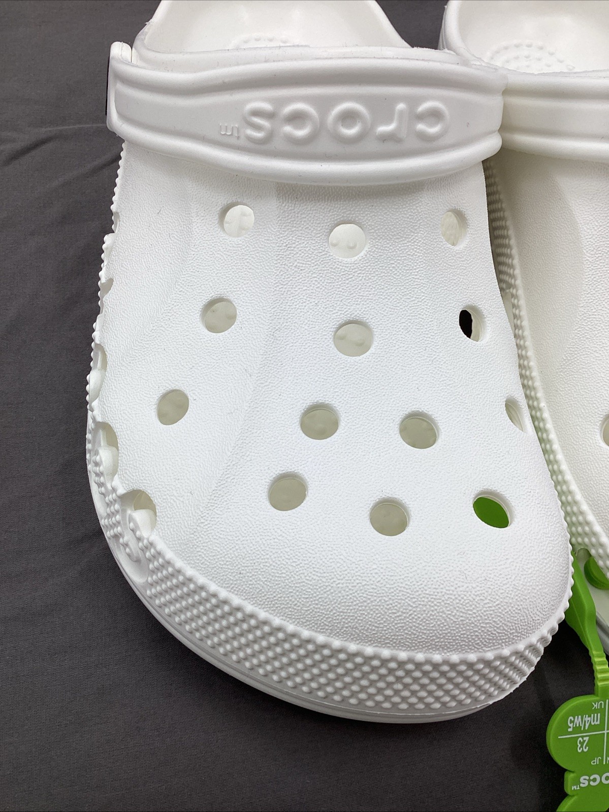 Crocs Adult Baya Clogs in White Size Men’s 5, Women’s 7 NWT