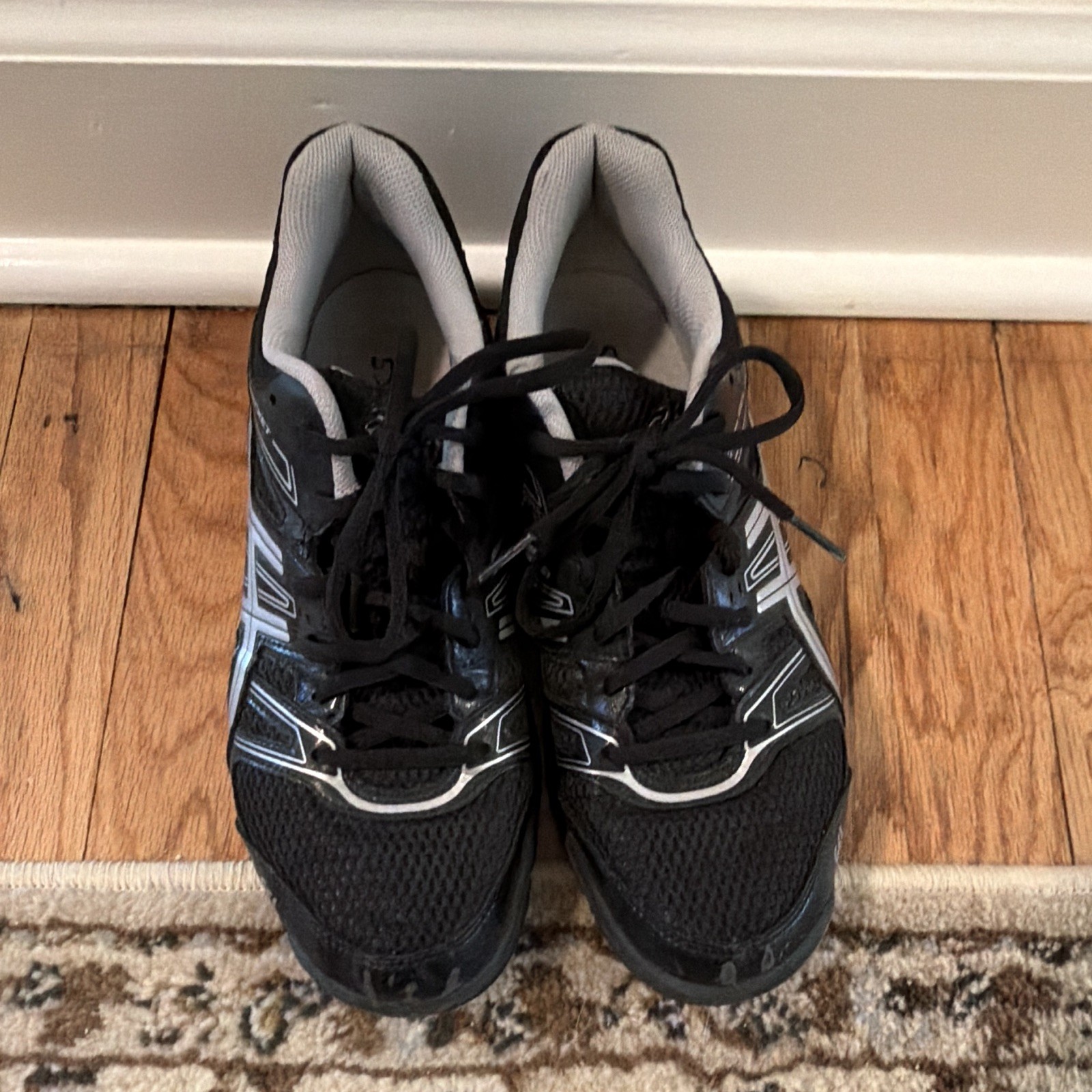 ASICS Gel-Rocket Women’s Lace-Up Low Top Volleyball Sneakers Black Silver Gray