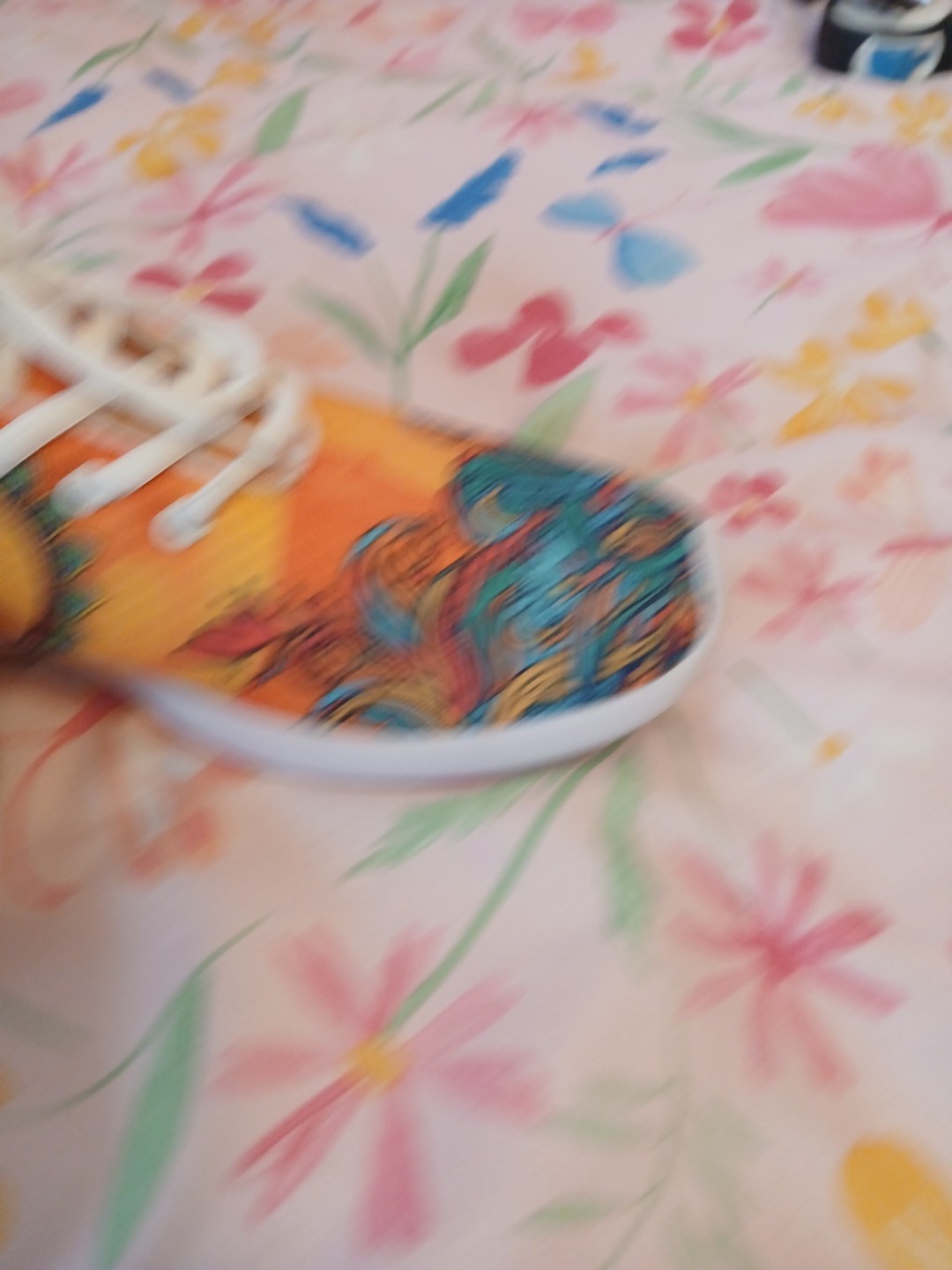 Unisex Yes We Vibe Knockoff Unbranded Sneakers Multicolor Size 8 Men 10 Women
