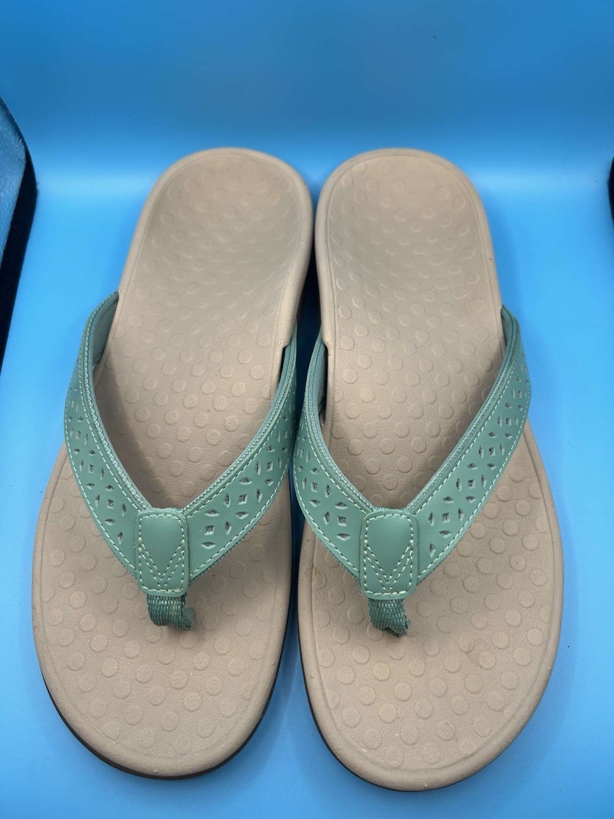 Vionic Tide Perf Toe Post Sandals Flip Flops Cassandra Green Women’s Size 8