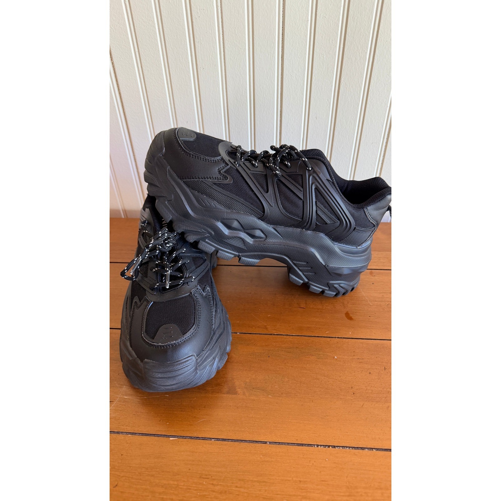 Niluber High Rise Black Chunky Sneaker Women’s Size 9 Lightweight Non-Slip
