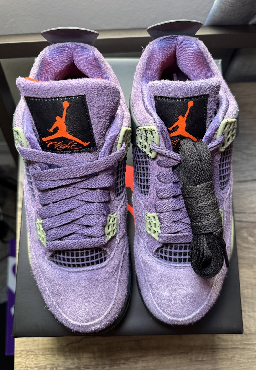 DS – WMNS AIR JORDAN 4 RETRO “CANYON PURPLE” – AQ9129-500 – SIZE 7.5 WMNS