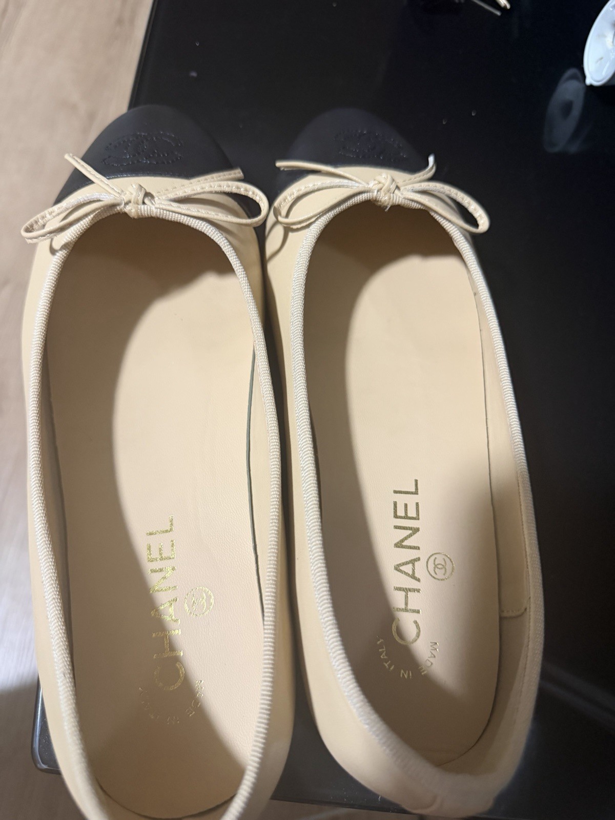 CHANEL Beige/Black Colorblock Cap Toe Bow Slip-On Leather Ballet Flats 38