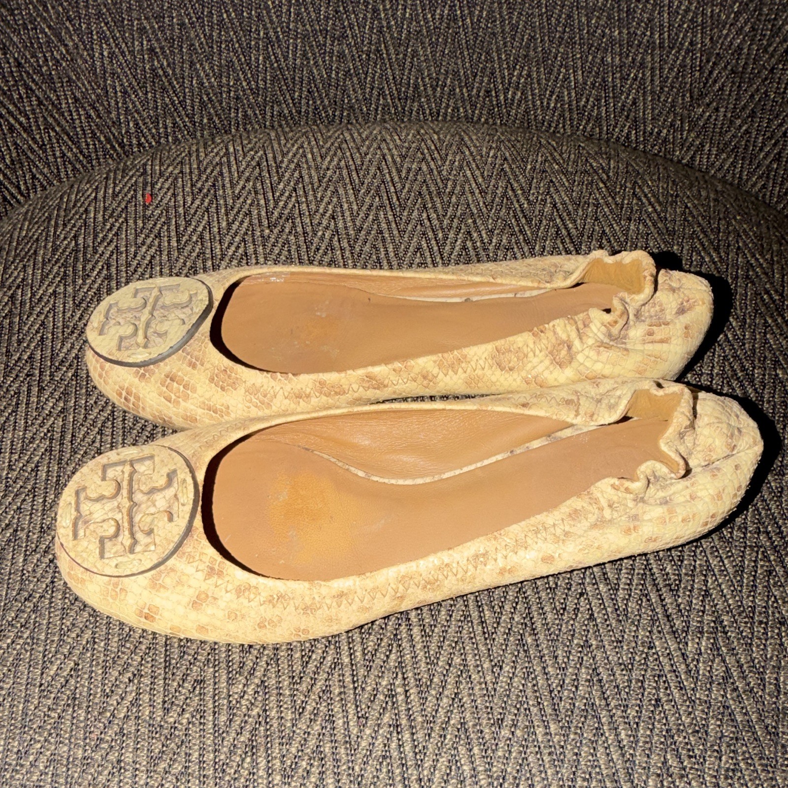 Tory Burch Beige Animal Print Leather Ballet Flats Slip-On Logo Toe US 7