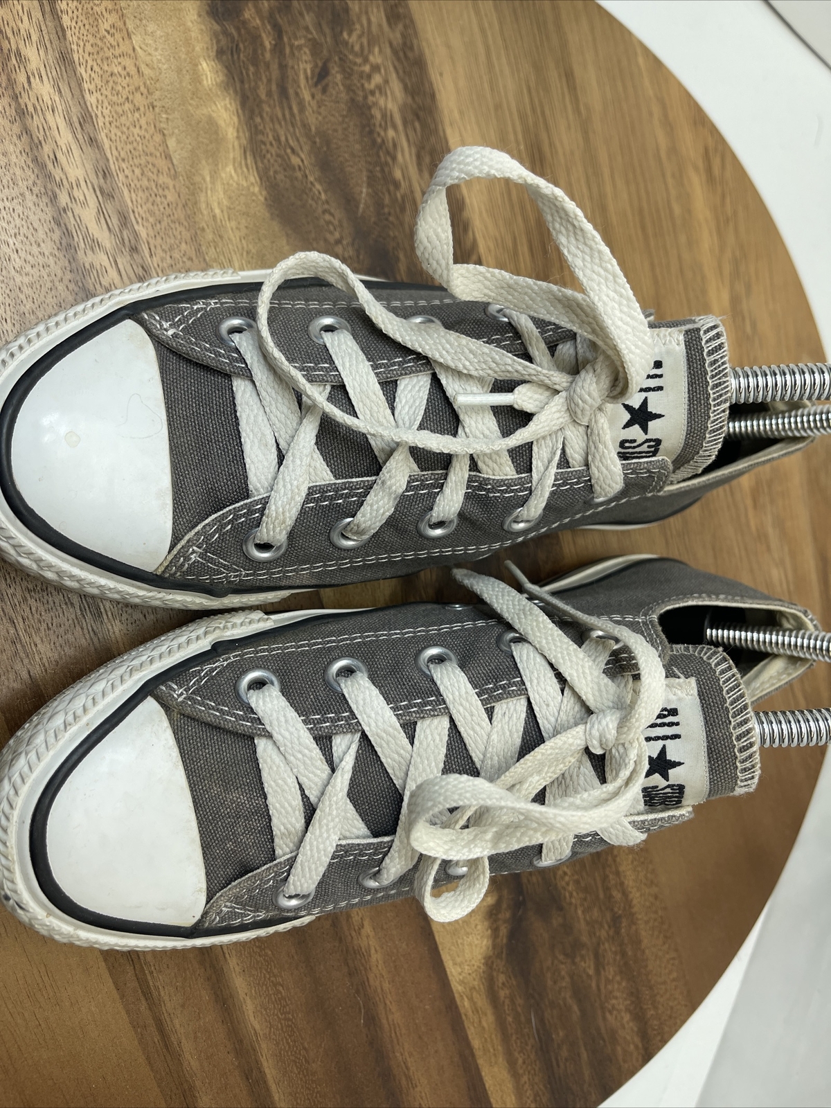 EUC Converse All Stars Shoes Sneakers Low Top Gray Mens 4 Womens 6 Unasex