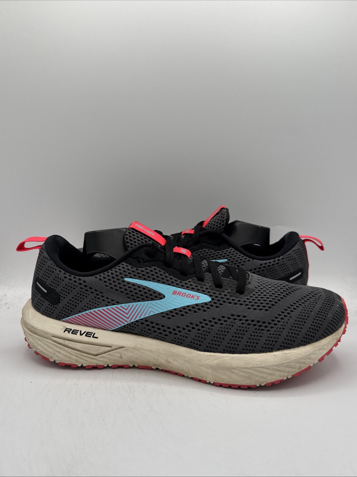 Brooks Women’s Revel 6 Energize Sneakers Black/Ebony/Bluefish Size 9M
