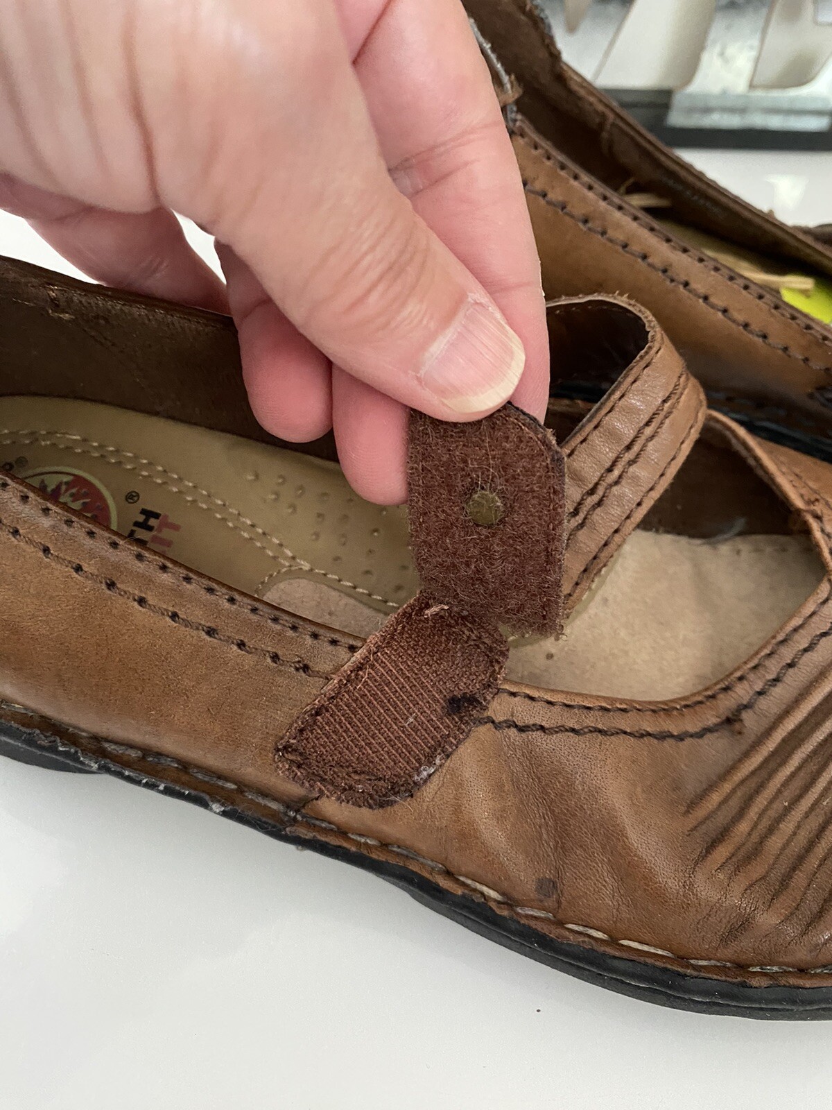 Earth Spirit Tabitha Shoes Brown Comfort Leather Right Shoe Sz 7 Left Shoe Sz 8