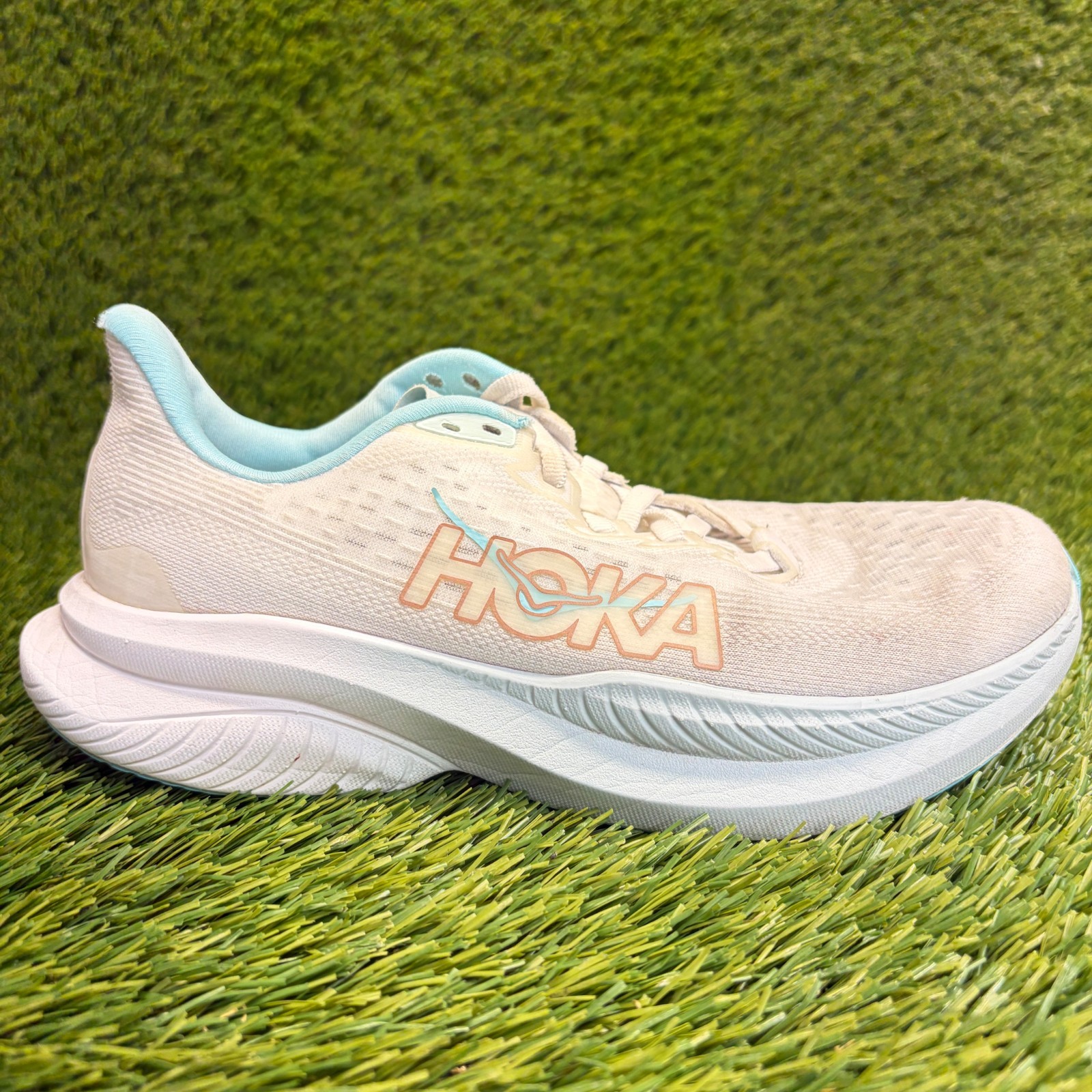 Hoka One One Mach 6 Womens Size 6 White Blue Athletic Running Shoes Sneakers