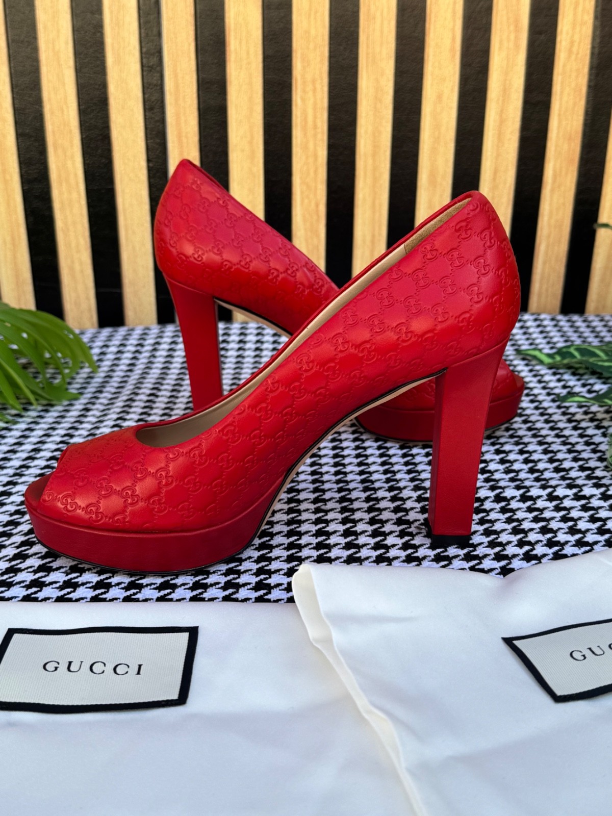 Gucci Women’s Shoes 337812 With Open Toe Guccissima Size US 6 / IT 36 EU 36