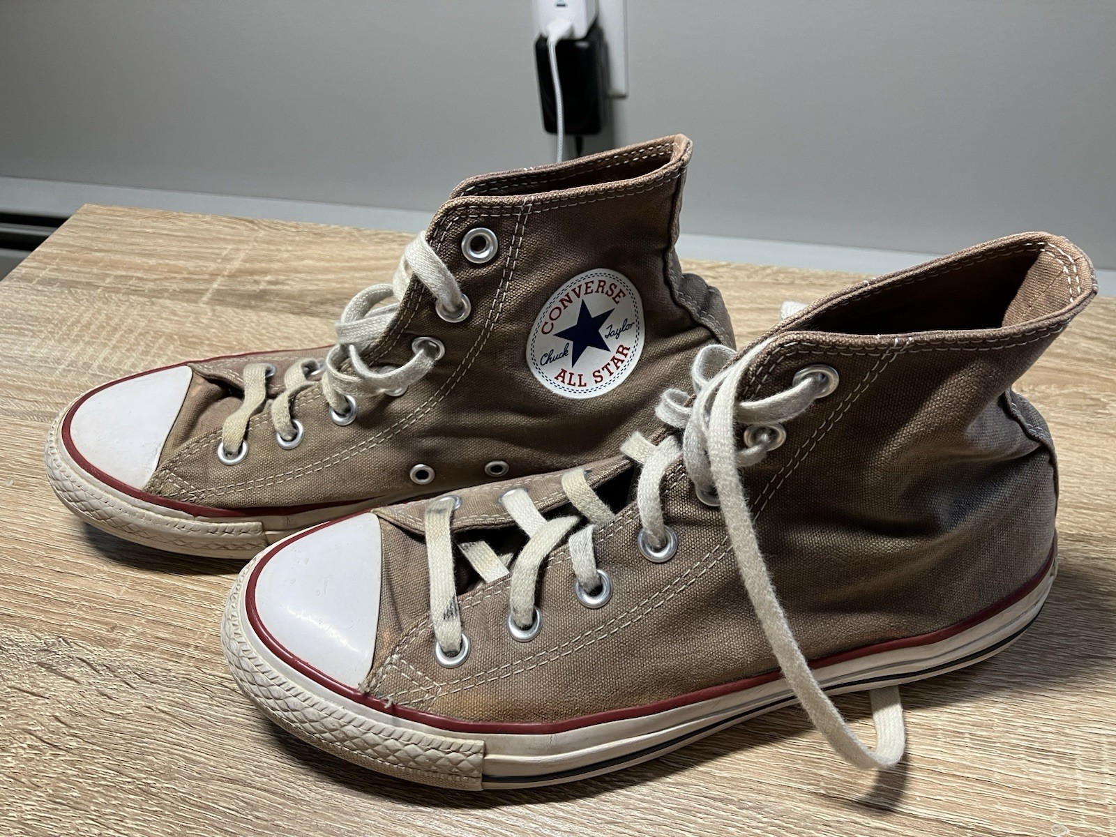Converse Chuck Taylor All Star Unisex High Top Brown Sneakers M6 W8