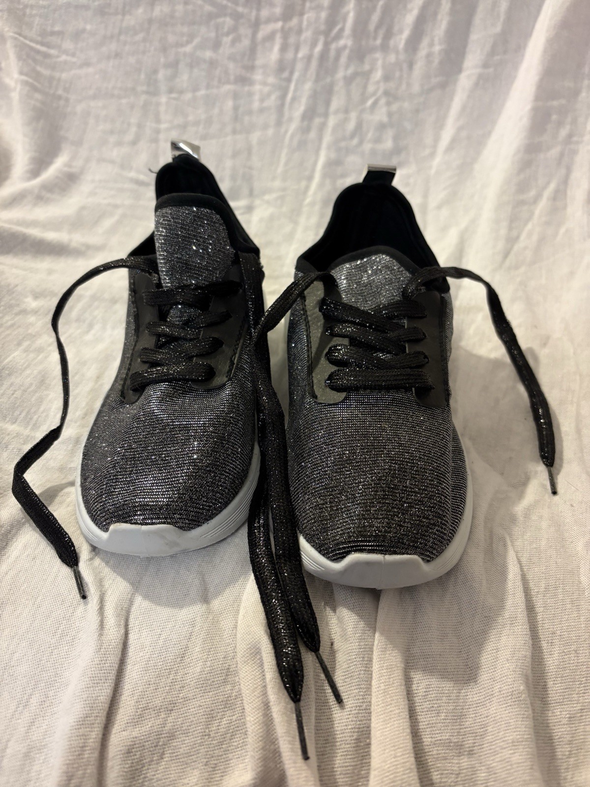 Freechoice Women’s Low Top Lace-Up Sneakers Black/Silver Glitter White Sole