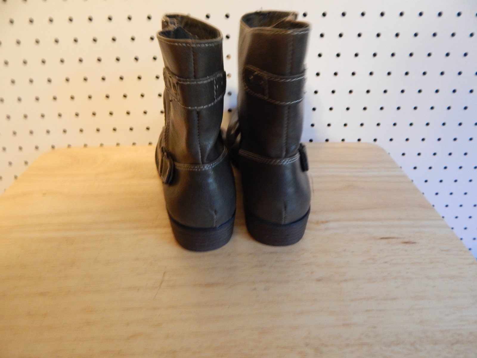 Womens ALDO ankle boots – size 37 – US size 6.5 – brownish gray