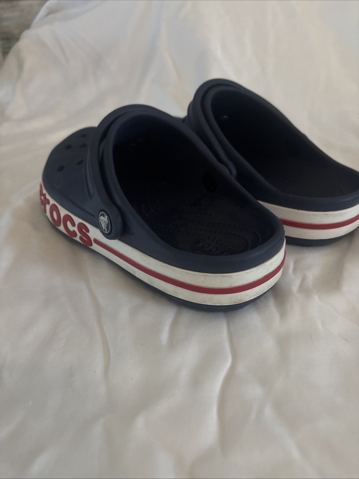 CROCS BAYABAND CLOG – Unisex – Blue with Red Strip – Women Size 9 men’s 7 BEACH