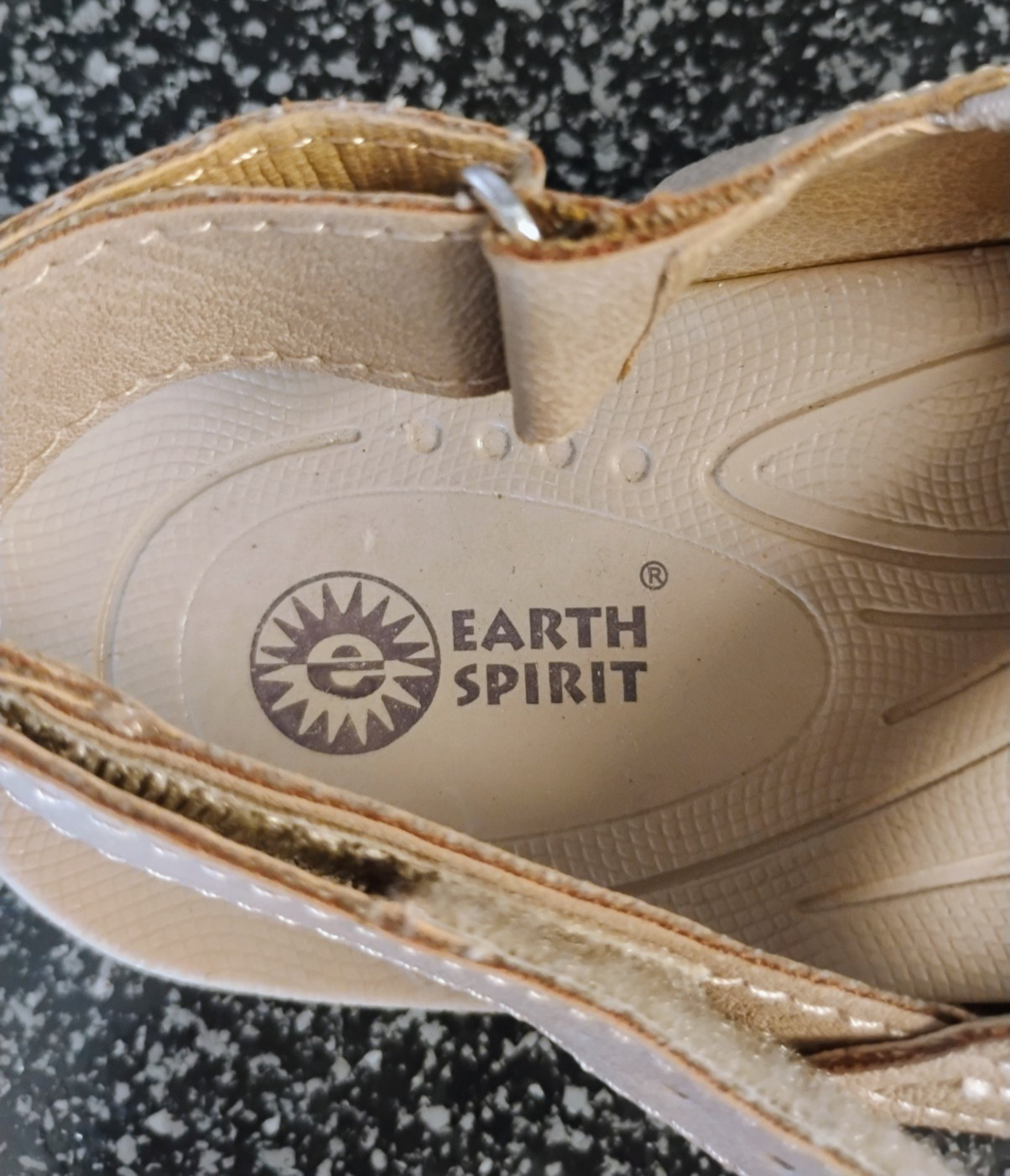 Earth Spirit Shoes Womens Size 7 Taupe Metallic Woven Slingback Sandal Comfort