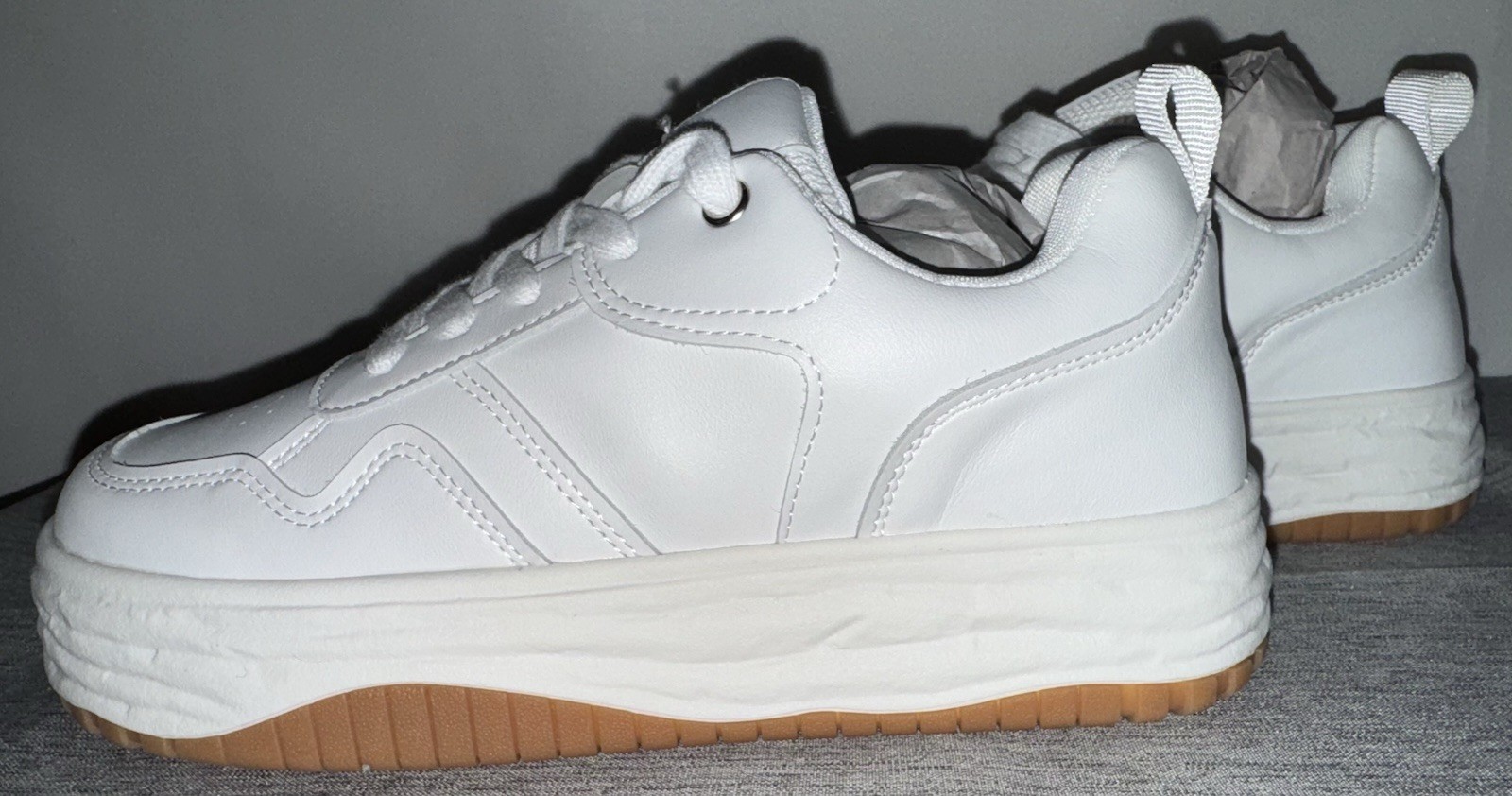 Vepose Women’s Size 7 White Fashion Athletic Sneakers Shoes CJ8060 NEW in Box