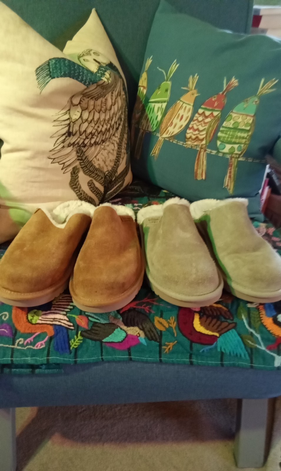 2 KOOLABURRA UGG brown gray Slippers with plush inside – no size in shoes 7/7.5