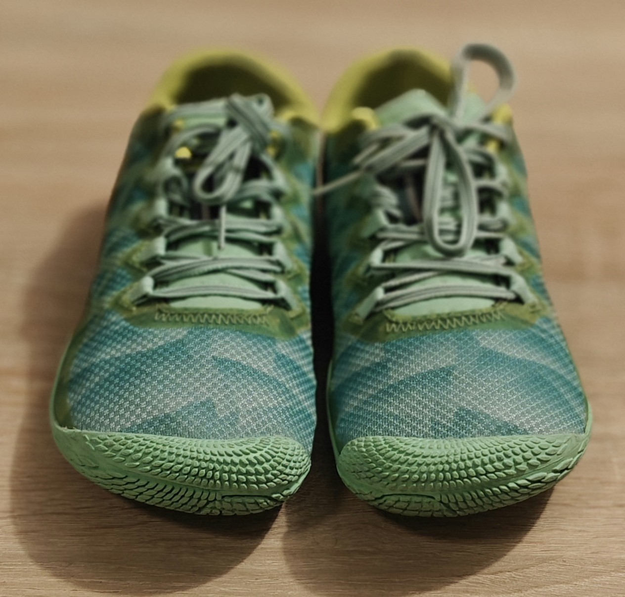Merrell Vapor Glove 3 Barefoot Trail Running Shoes Womens Size 8 Green Sneakers