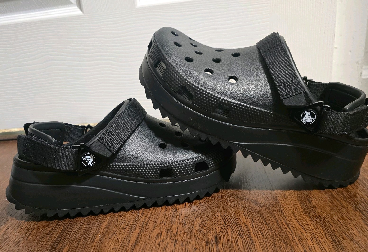 NWT Crocs Hiker Clog M7 W9 Black, Perfect Condition