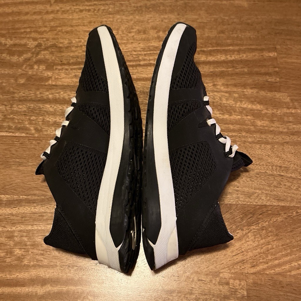OluKai Unisex Adults Black/White Low Top Lace-Up Athletic Sneakers Pre-Owned