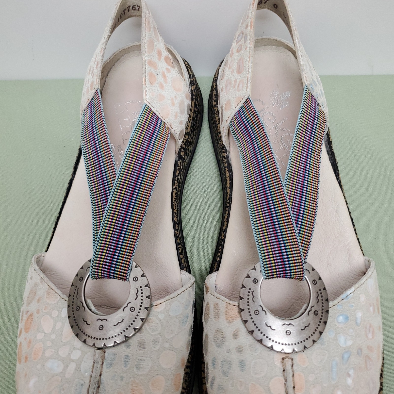 Rieker Daisy Sandals Womens 8US / 38EU Slip-On Slingback Rainbow Pebbled Flats