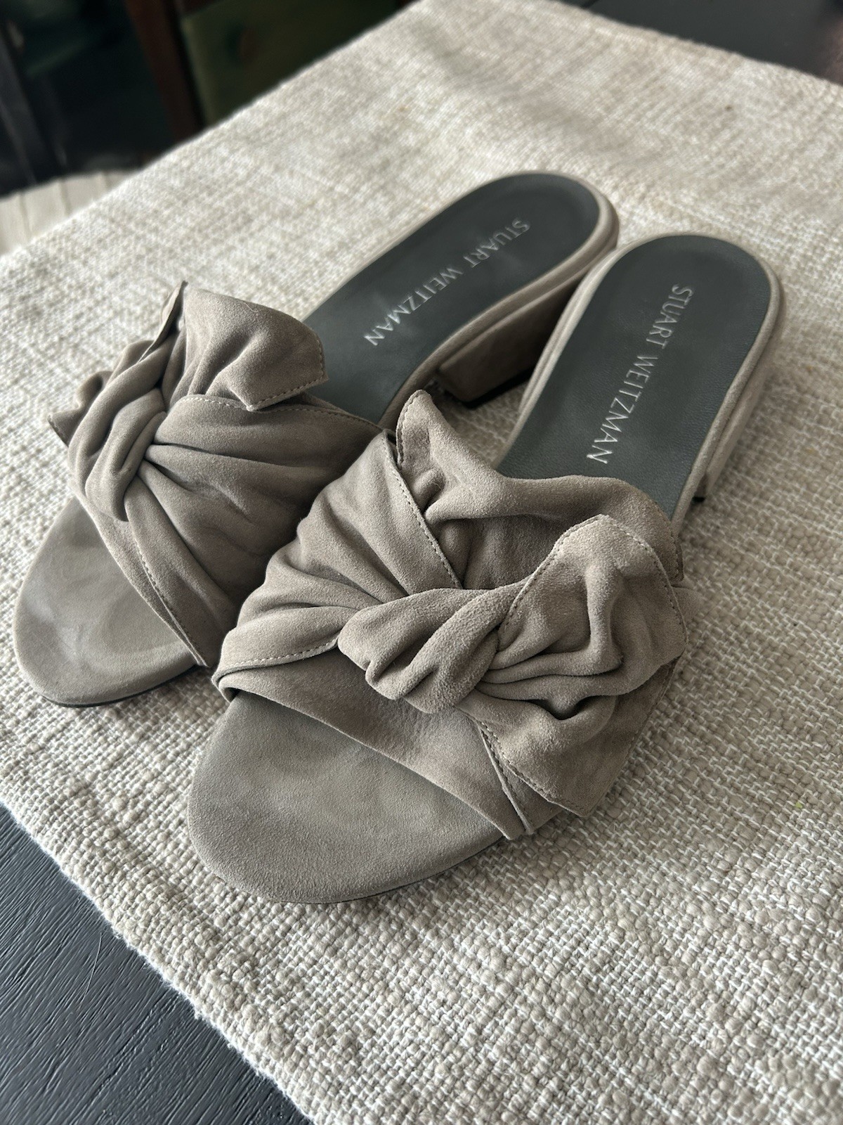 Stuart Weitzman Giftwrap Suede Bow Slides Fossil