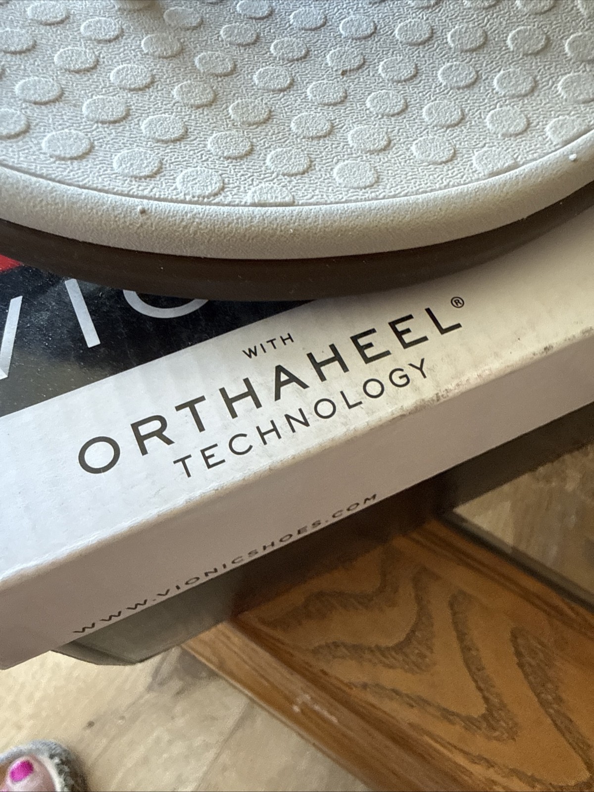 Vionic Orthaheel 44Tide 11 White Woman’s Sandals Size 7 NEW IN BOX