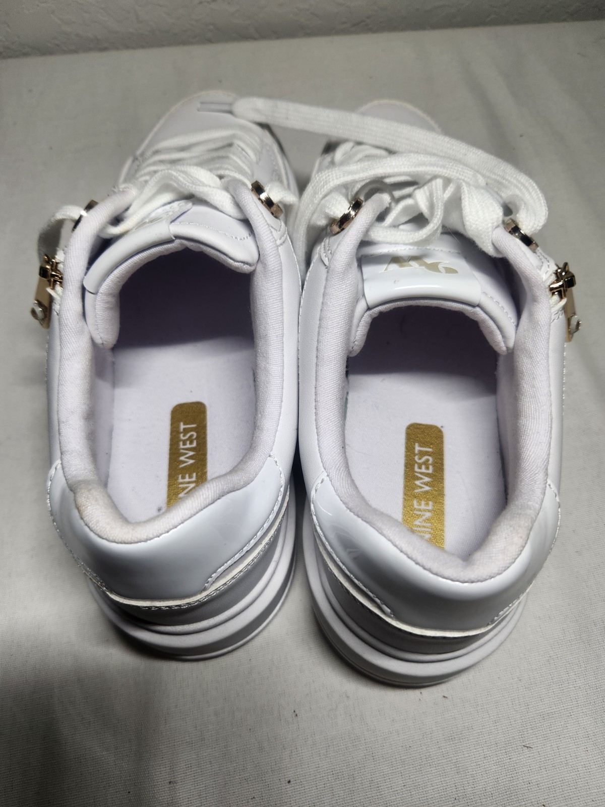 Women’s White Quilted Sneakers Size 8M – Gold Zipper Accent & Logo Detail