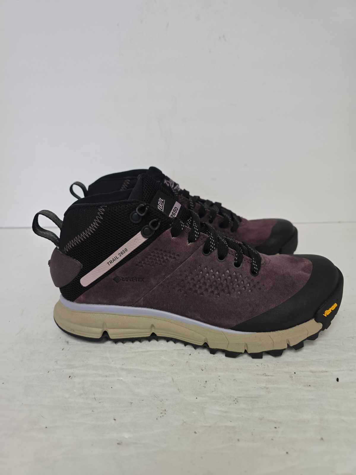 Danner Women’s Trail 2650 Mid 4″ Gore-Tex Hiking Shoe Purple Size 6M