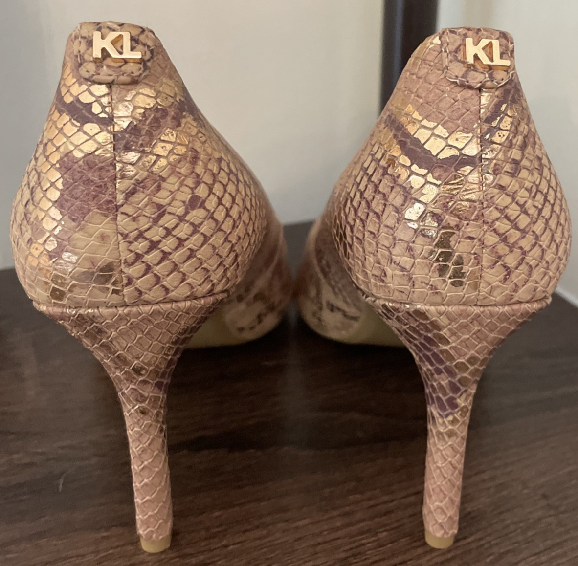 Karl Lagerfeld Paris Royale Snakeskin Pumps Metallic Nude Gold Women’s Size 9 B4