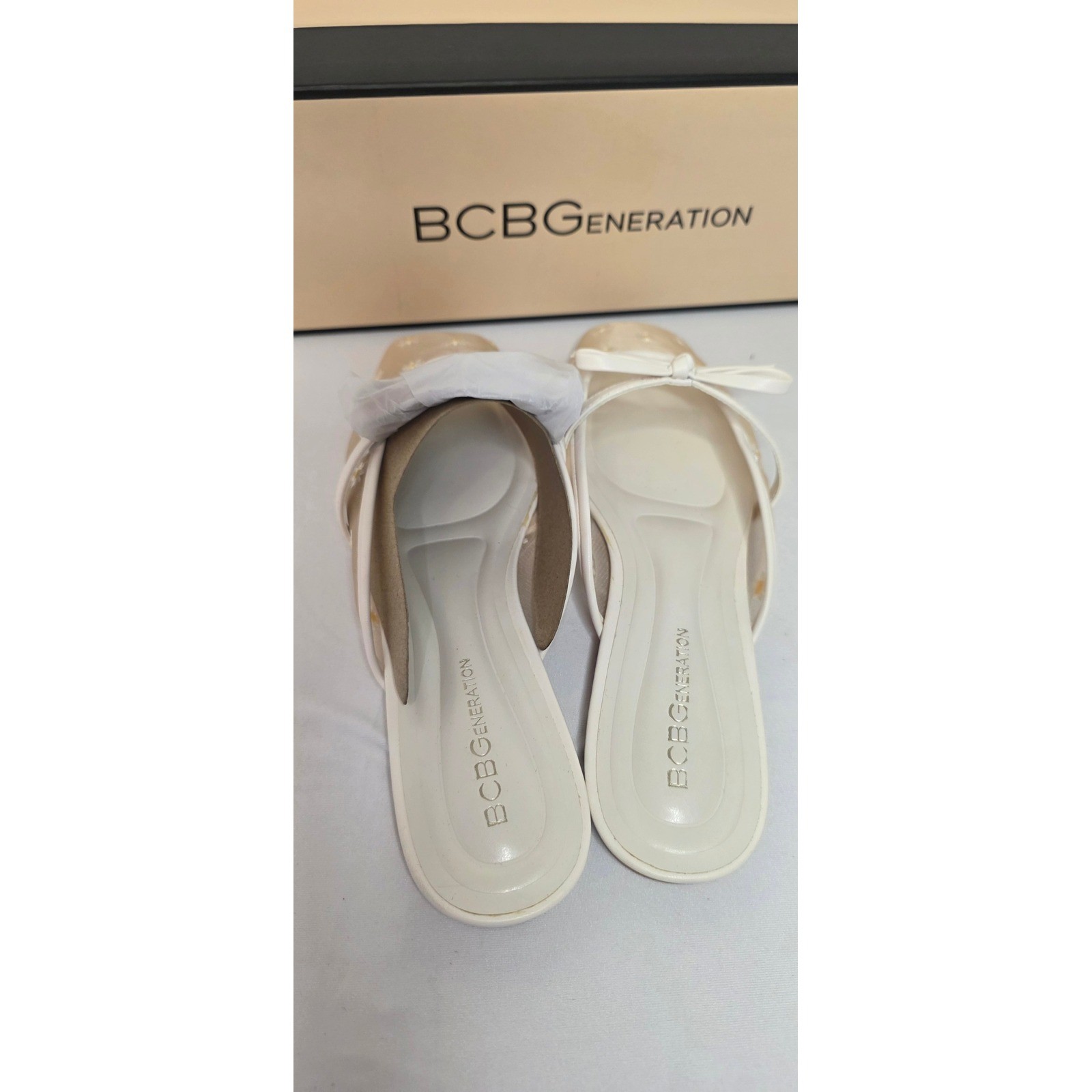 BCBGeneration Ovirin Beige Mesh Daisy Embroidered Bow Flat Mules Square Toe 8M