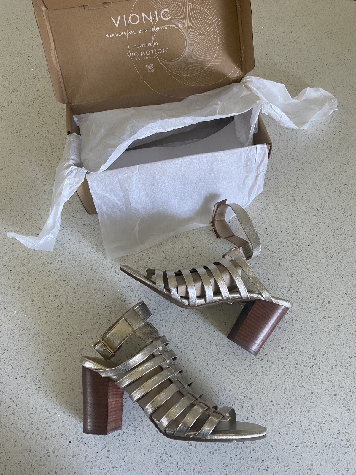 Vionic Sami Metallic Sexy Strappy Sandals Block Heels Gold Champagne Size 10