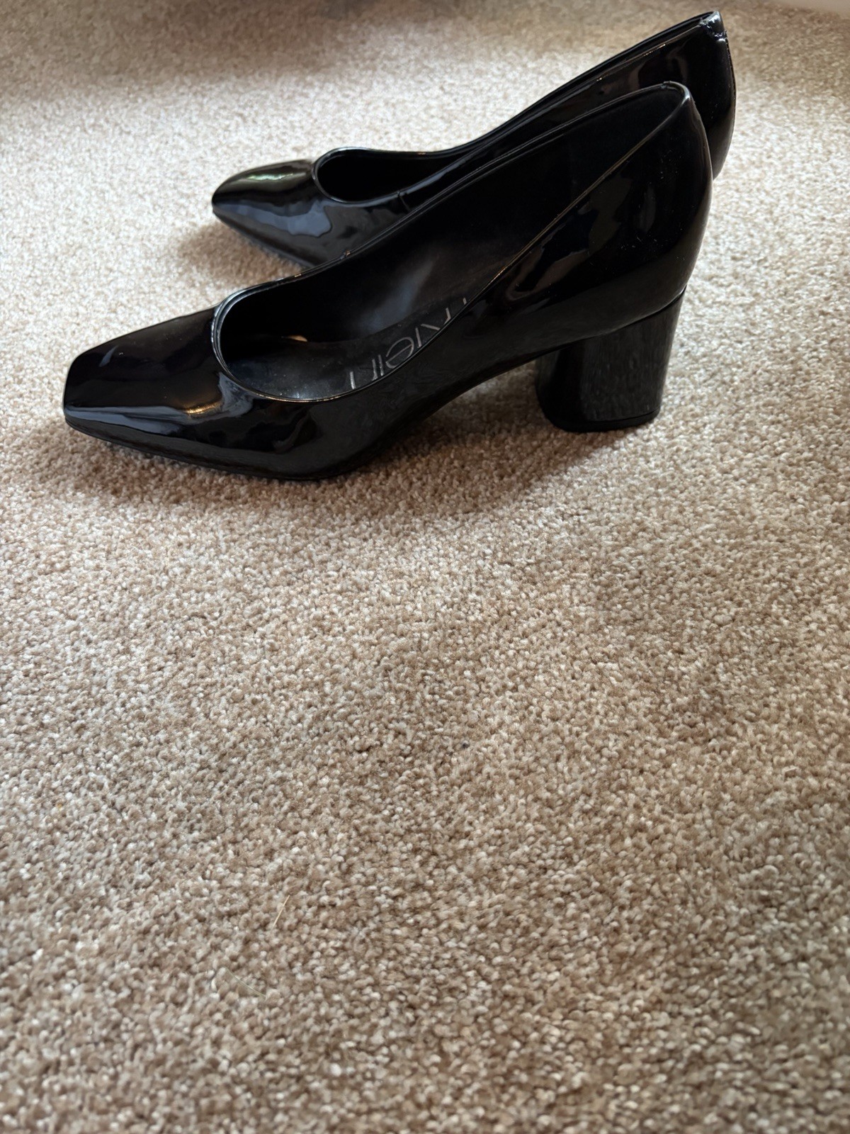 Calvin Klein Women’s Black Patent Leather Block Heel Pumps Square Toe Size 7M