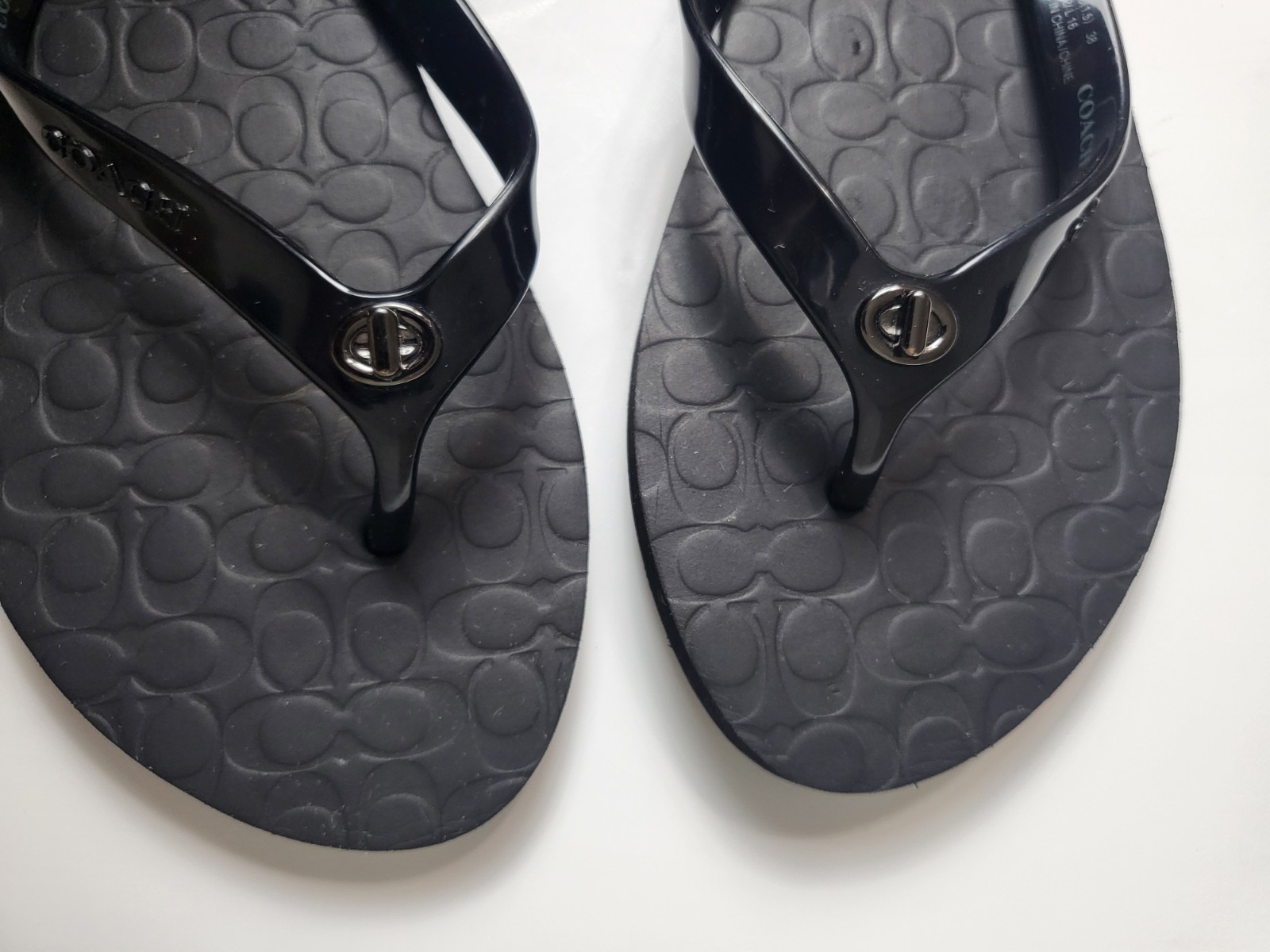 Size:8B/38 Coach Abbigail Black Turnlock Flip Flop Sandals Women