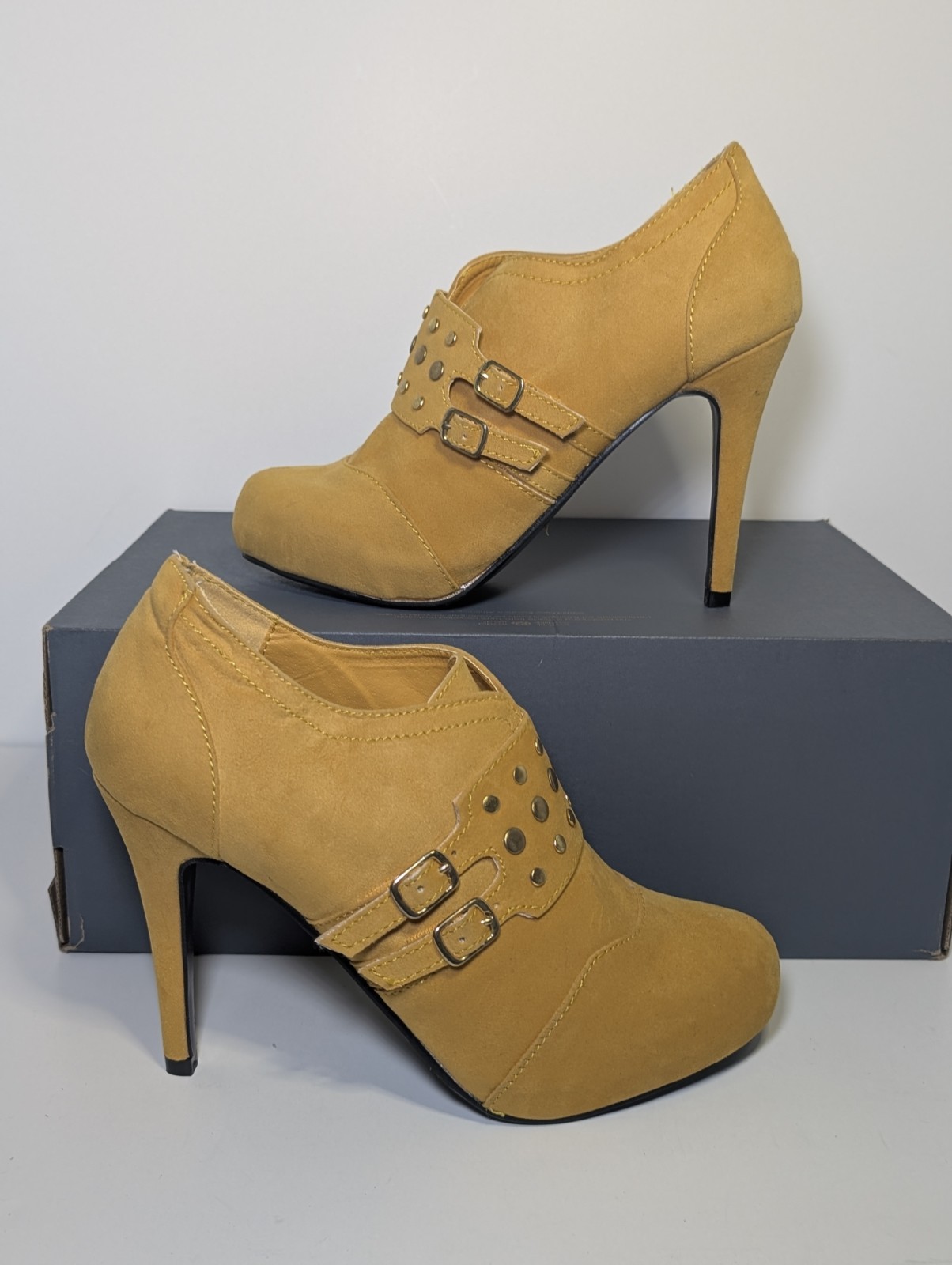 Liliana Mustard Yellow Suede Stiletto Booties Buckle Studded Ankle Shoes Size 8