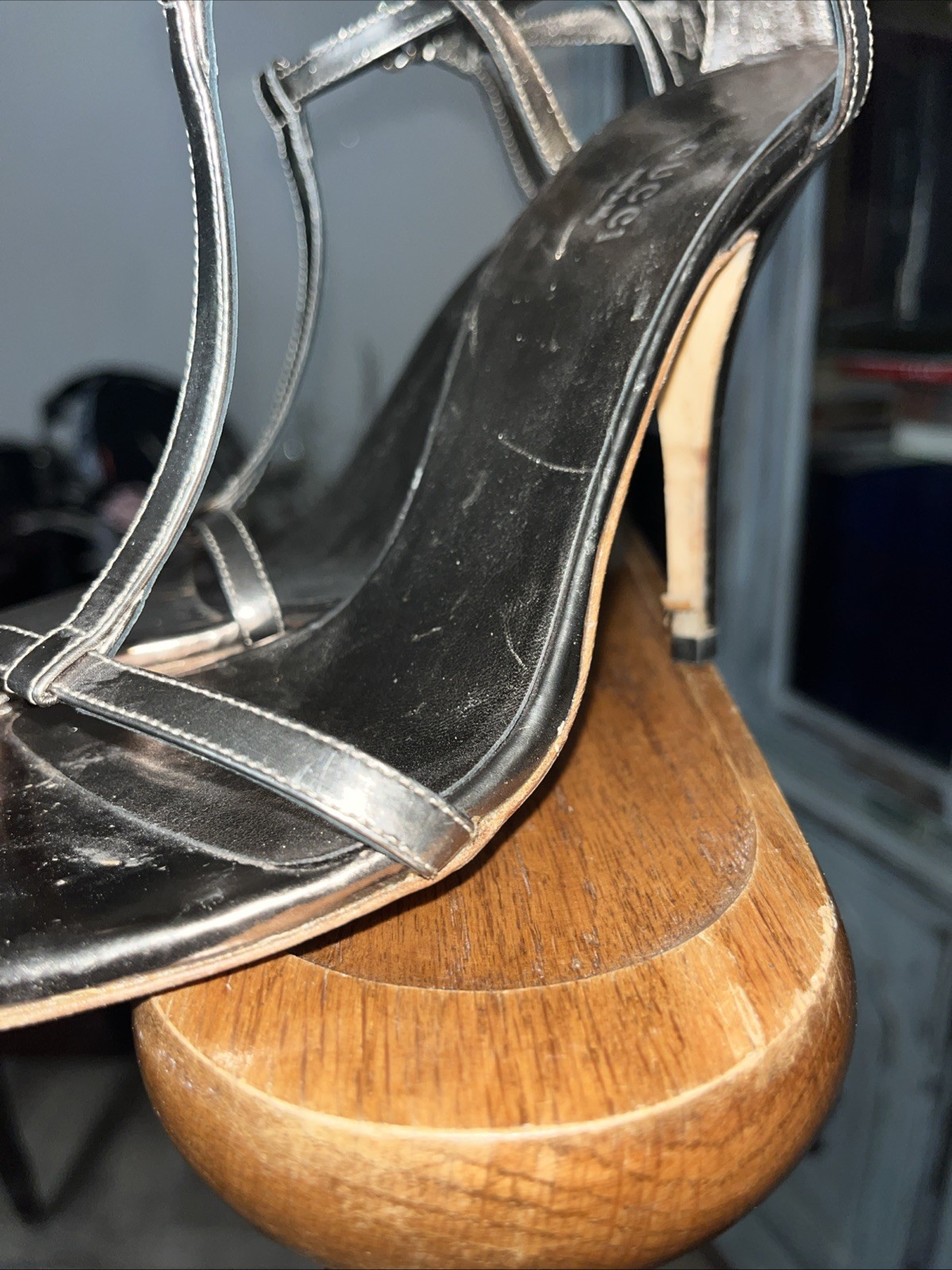 Women’s GUCCI Silver Metallic Designer Leather Heels Size 6B Made In Italy