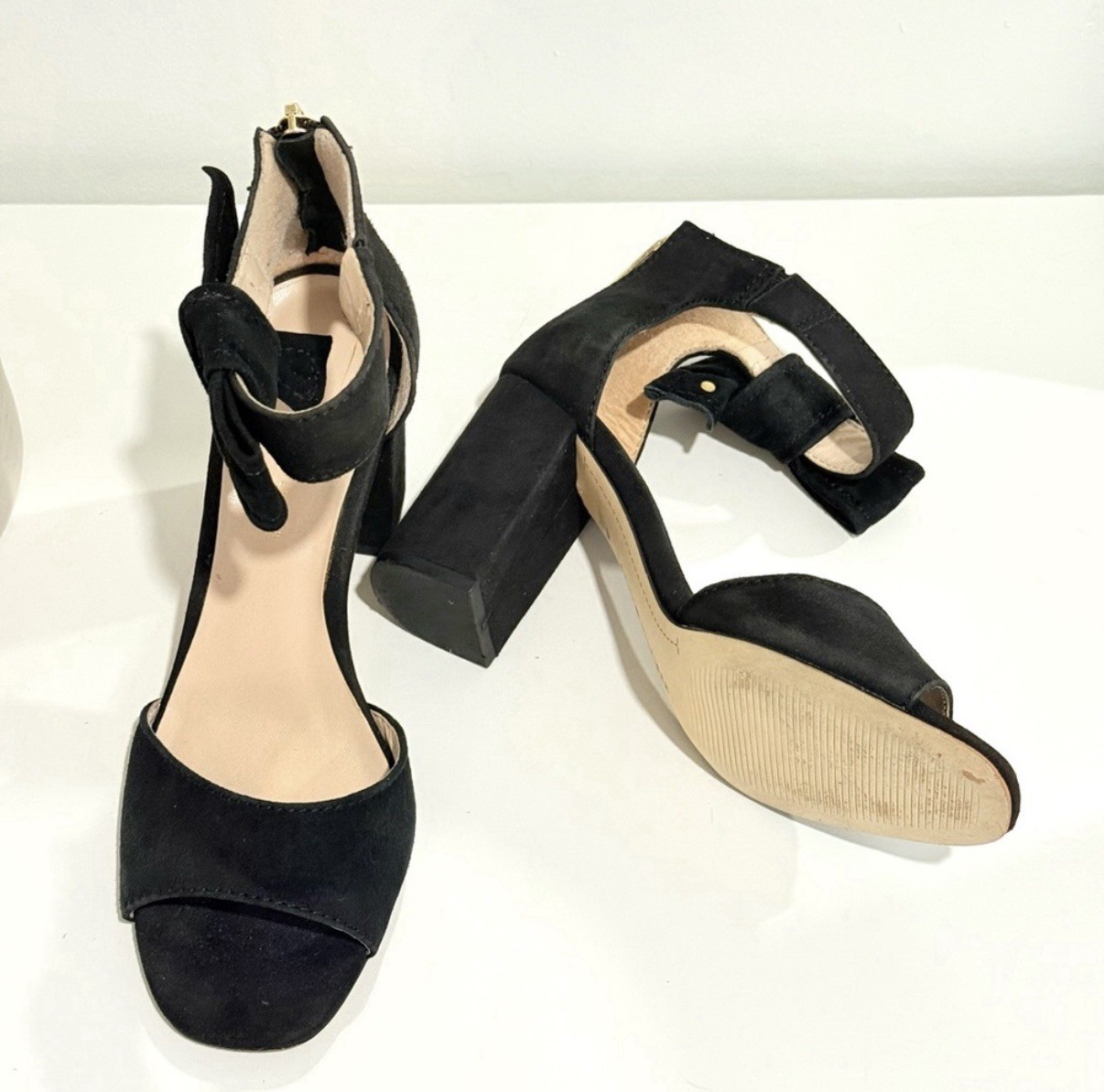 Tommy Hilfiger Black Suede Strappy Open Toe Ankle Strap Zip Heel Women’s 6M