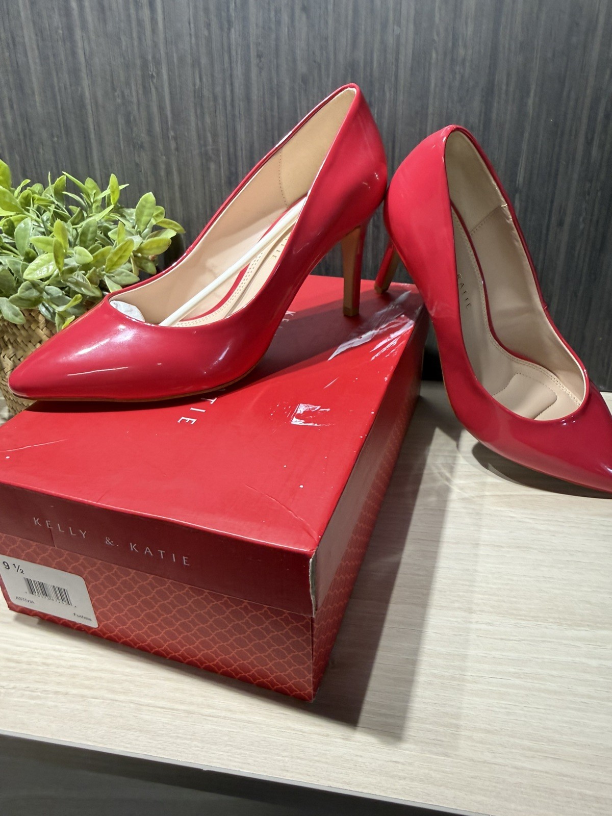 Kelly & Kate Astivia fuchsia Size 9.5 Women’s Heels Formal Professional Business