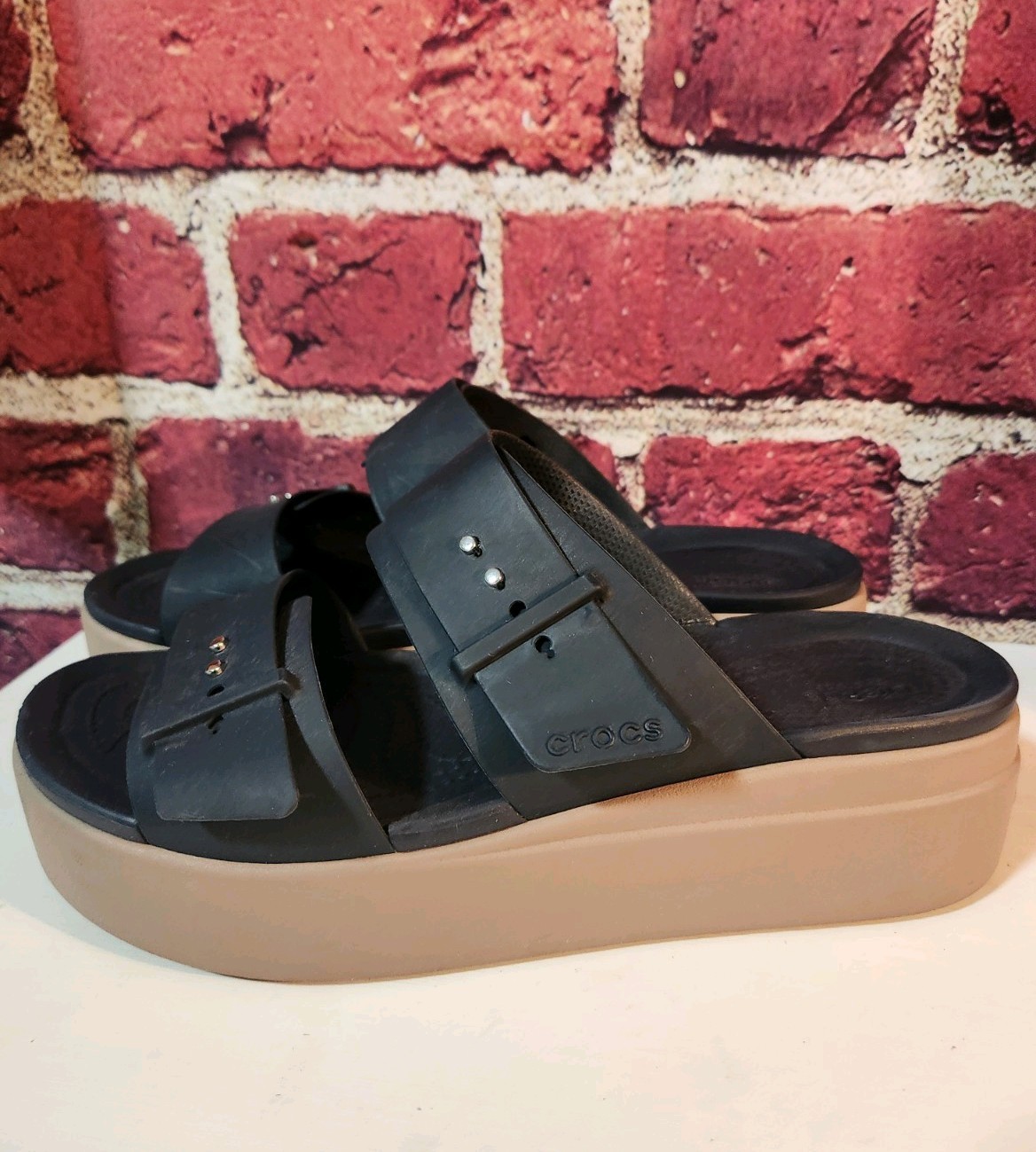 Crocs Women’s Buckle Slide Sandals Black Beige Comfort Straps Synthetic Size 10