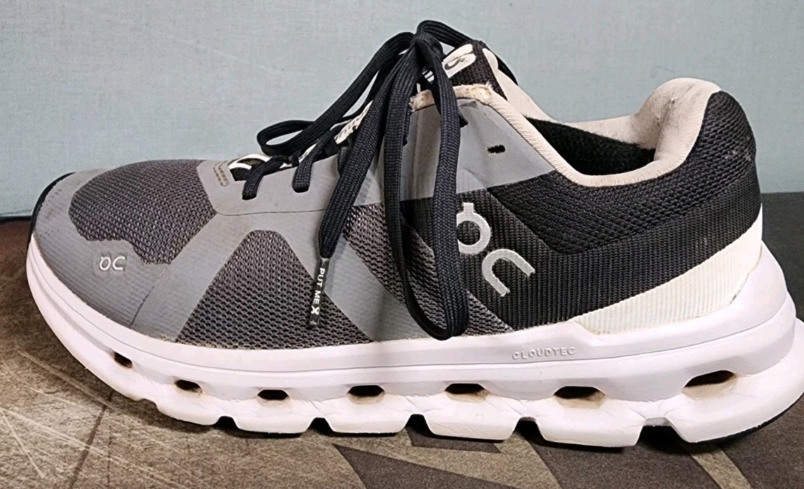 On Cloud Eclipse Black Runner Size 6.5 Women Tennis Shoes